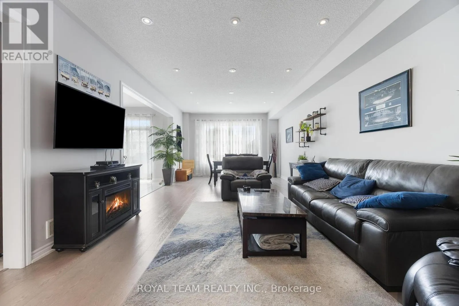 218 RICHARDSON CRESCENT