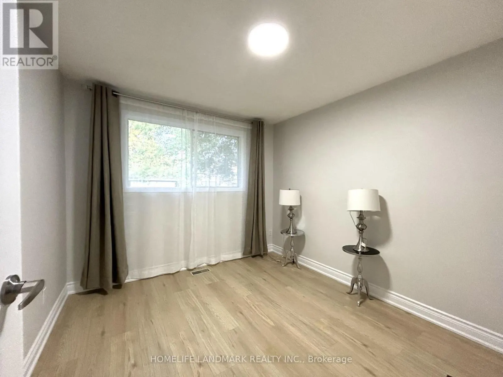 UPPER - 53 MORAY AVENUE