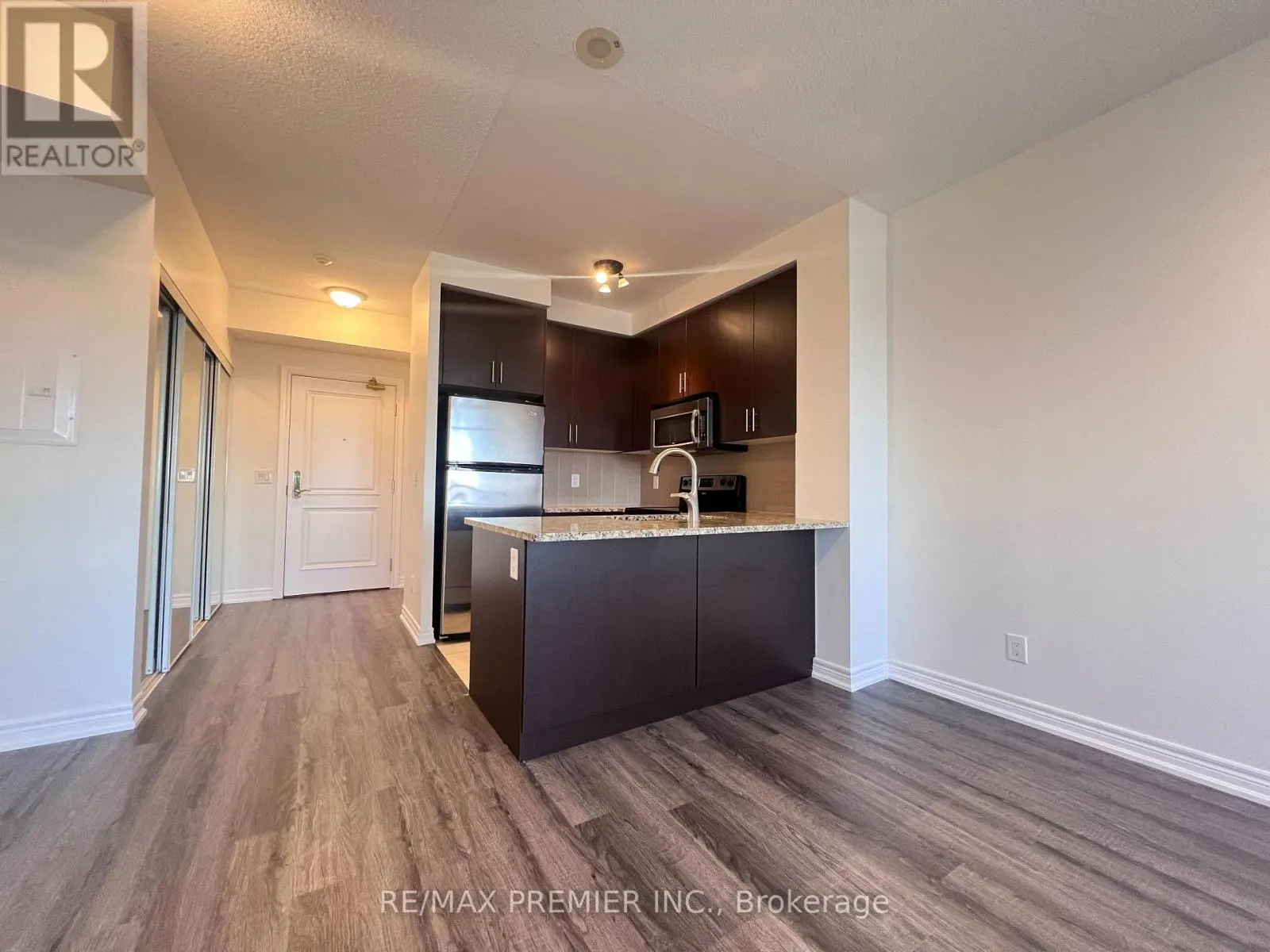 1502 - 9245 JANE STREET