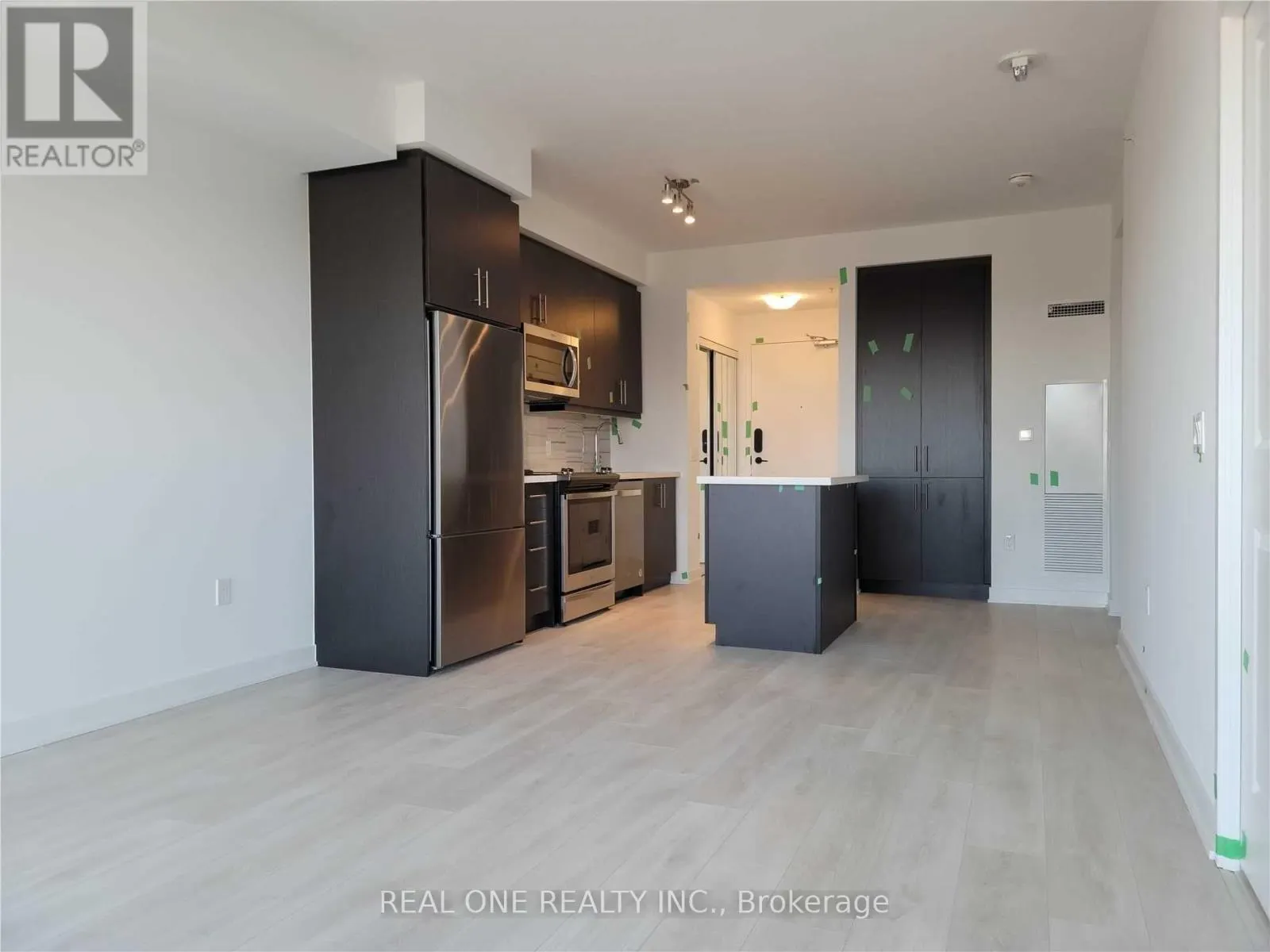 1015 - 85 ONEIDA CRESCENT