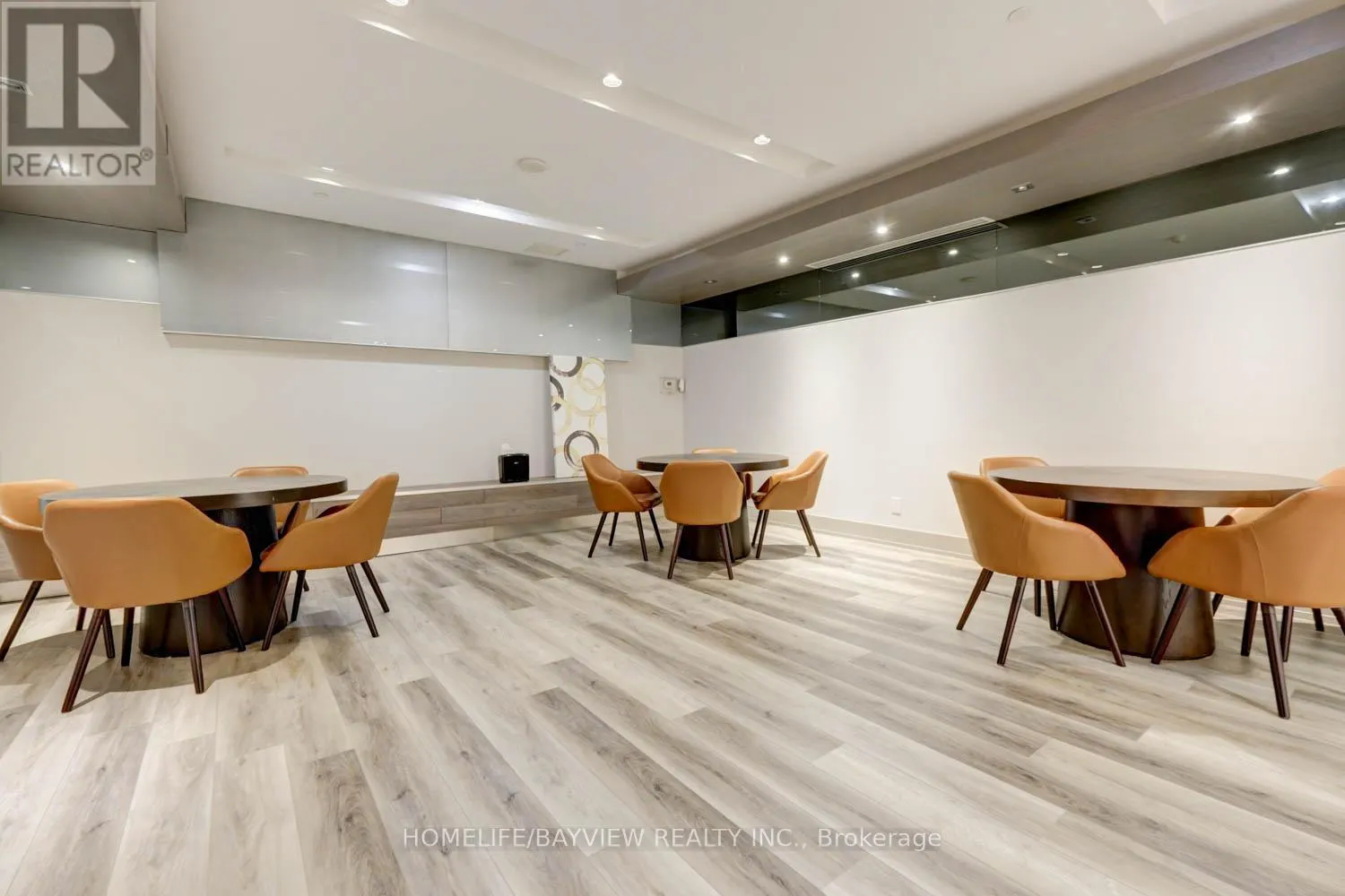 2403 - 7165 YONGE STREET