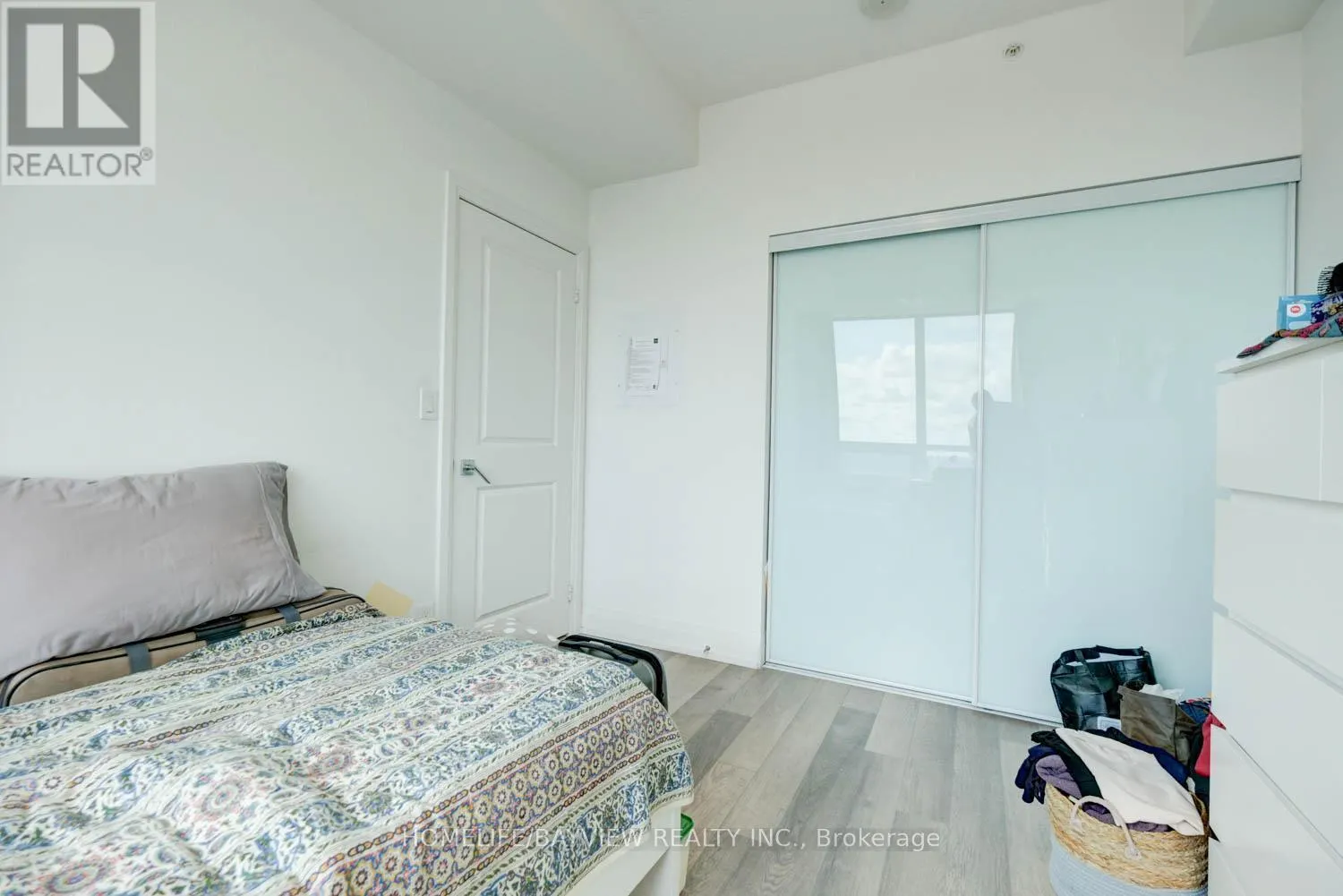 2403 - 7165 YONGE STREET