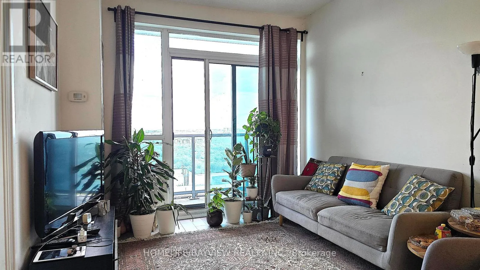 2403 - 7165 YONGE STREET
