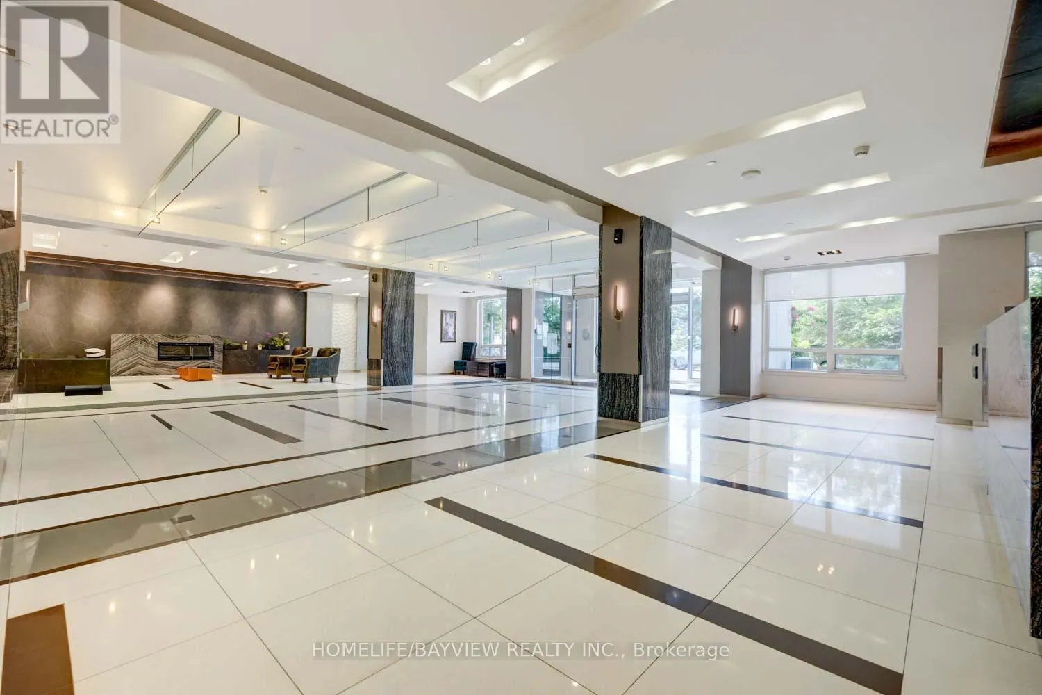 2403 - 7165 YONGE STREET