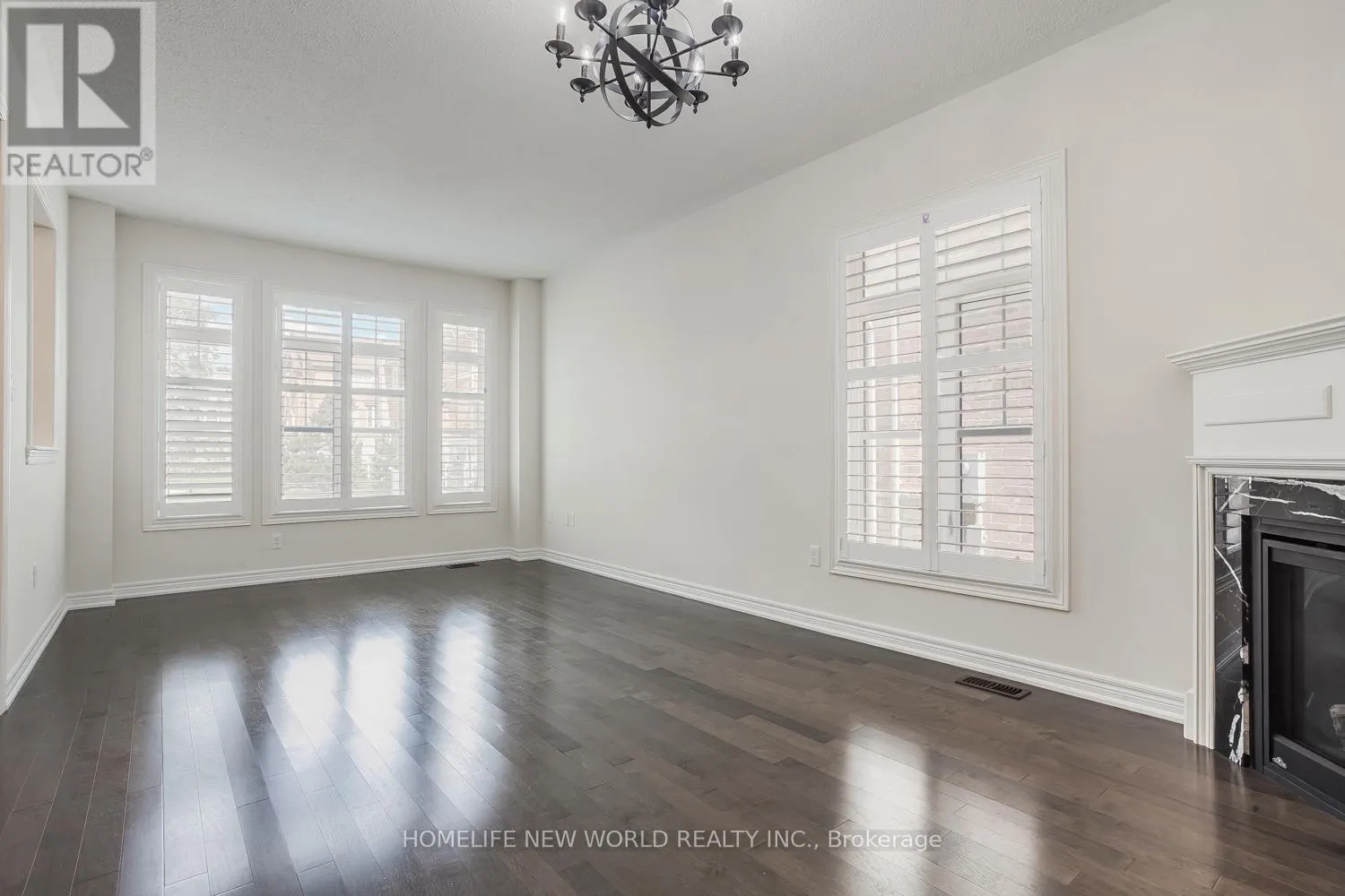 39 CHERNA AVENUE S