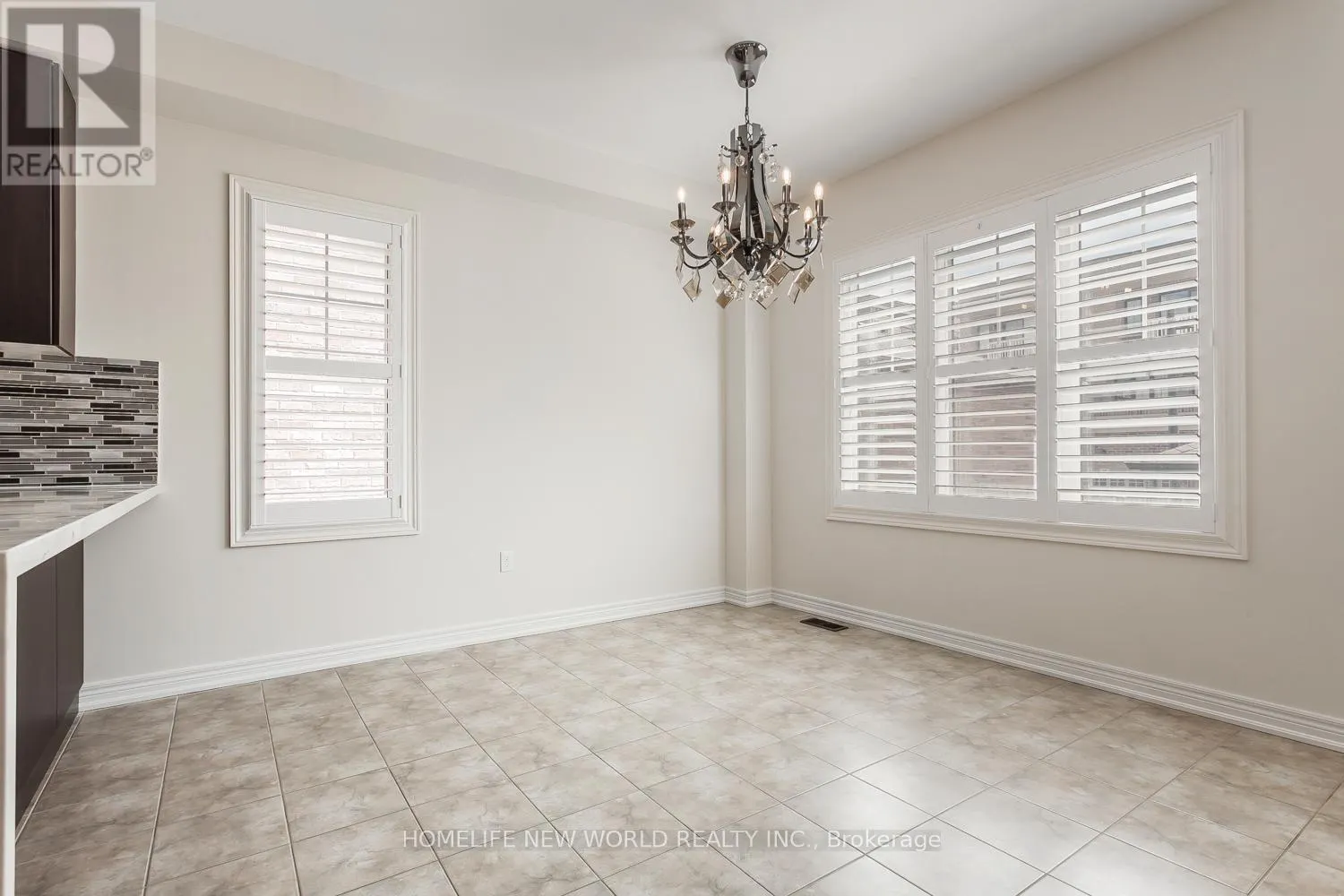 39 CHERNA AVENUE S