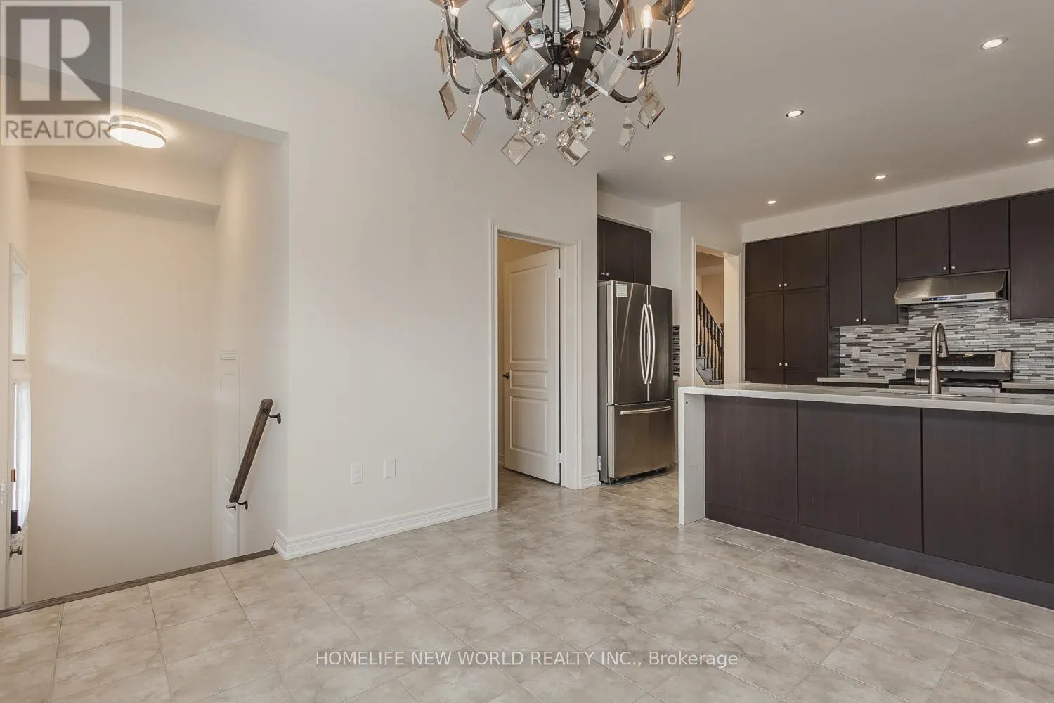 39 CHERNA AVENUE S