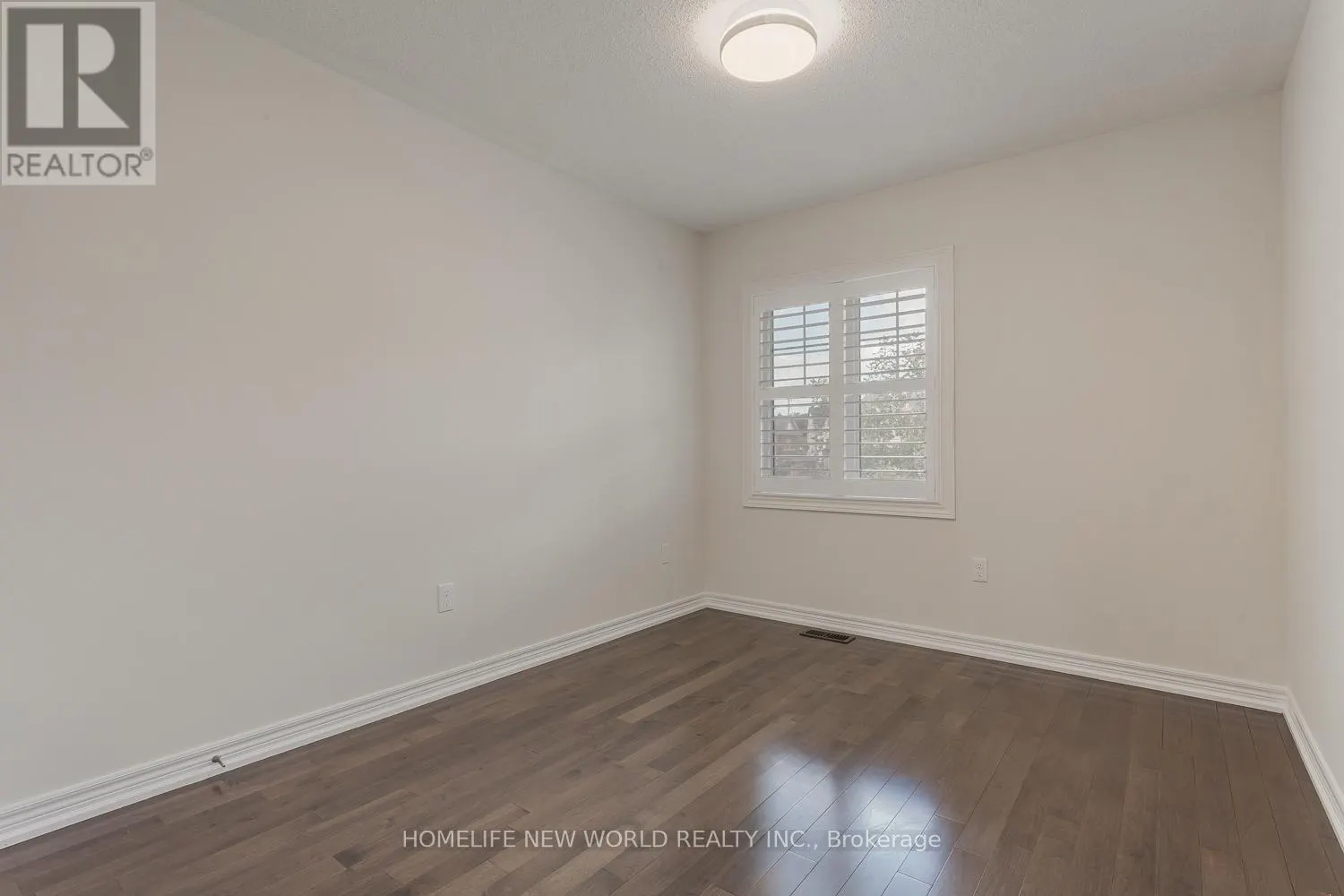 39 CHERNA AVENUE S