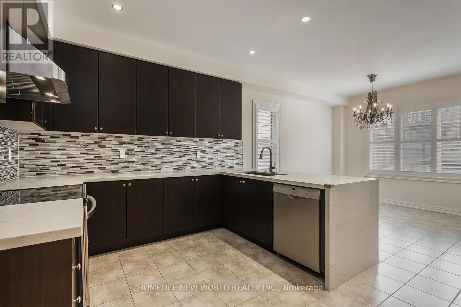 39 CHERNA AVENUE S