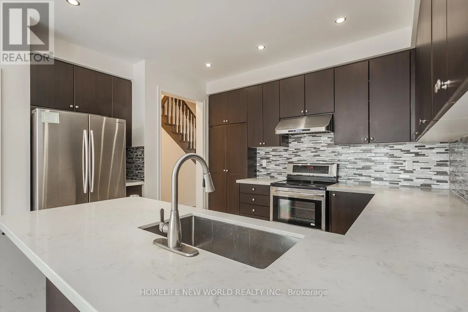 39 CHERNA AVENUE S