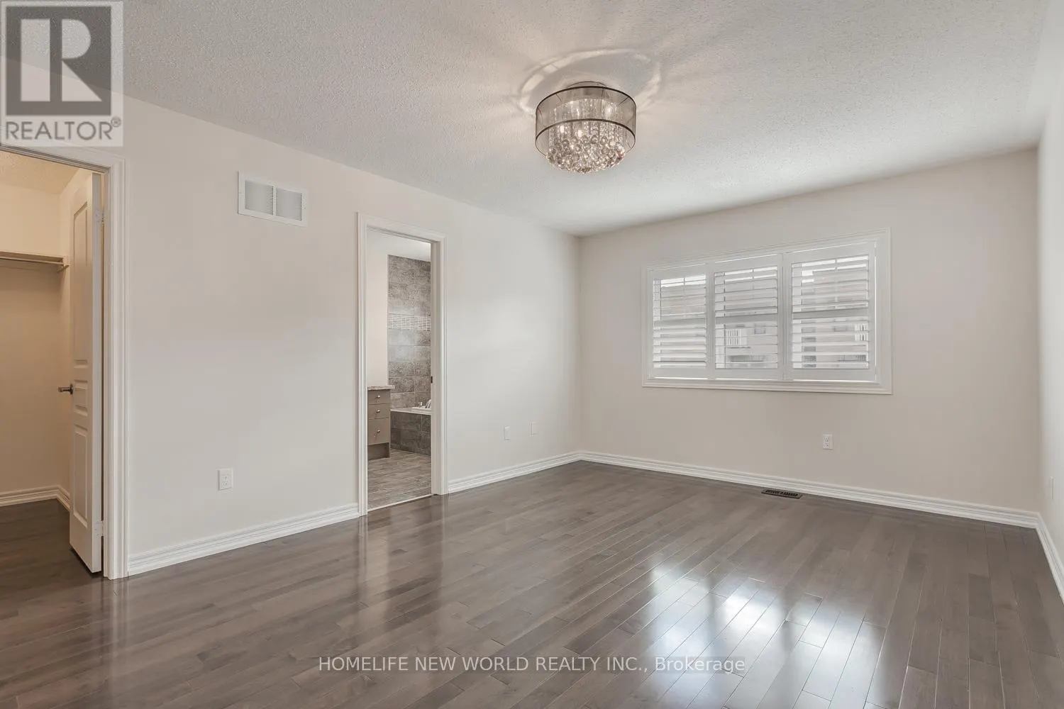 39 CHERNA AVENUE S