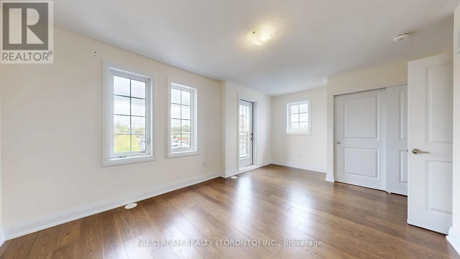 68 CLIPPERS CRESCENT