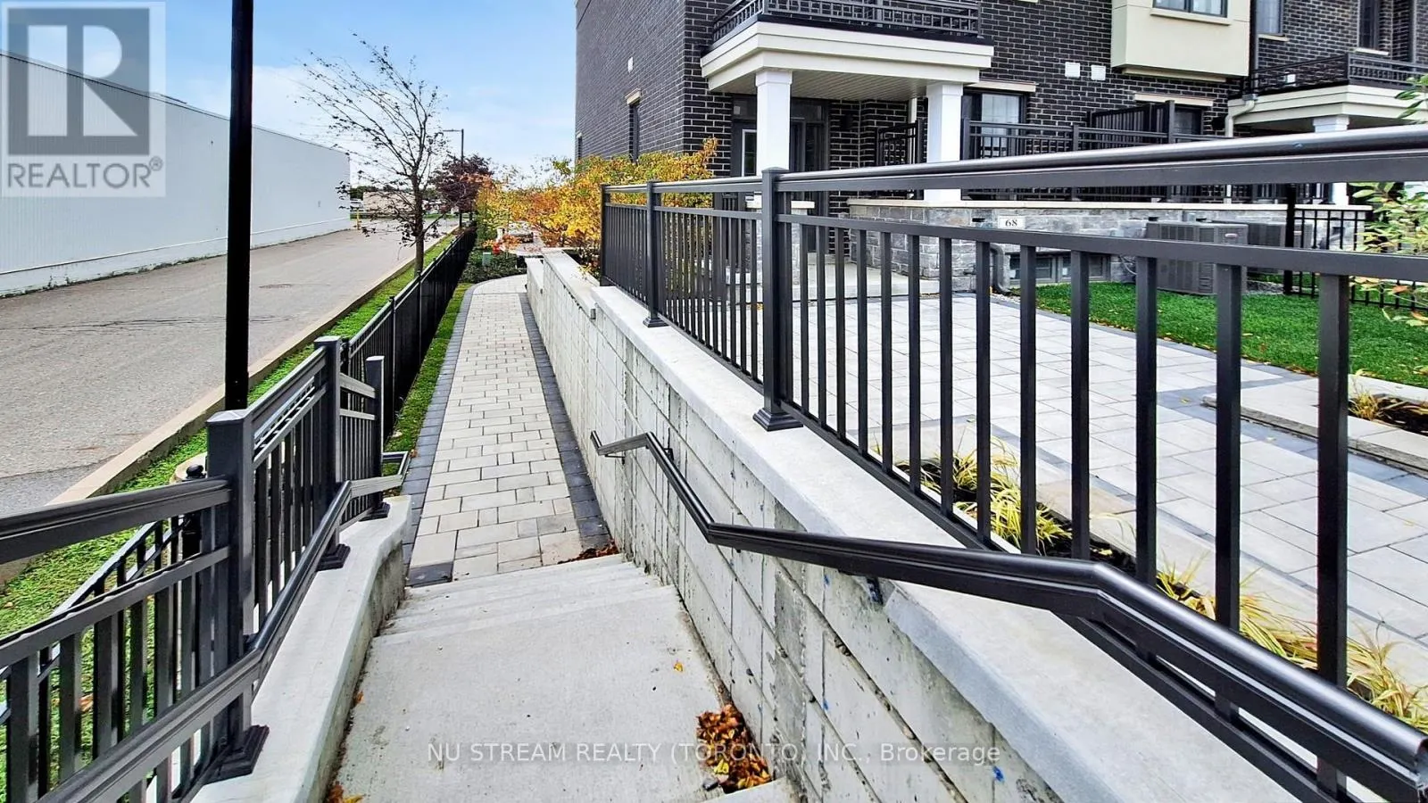 68 CLIPPERS CRESCENT