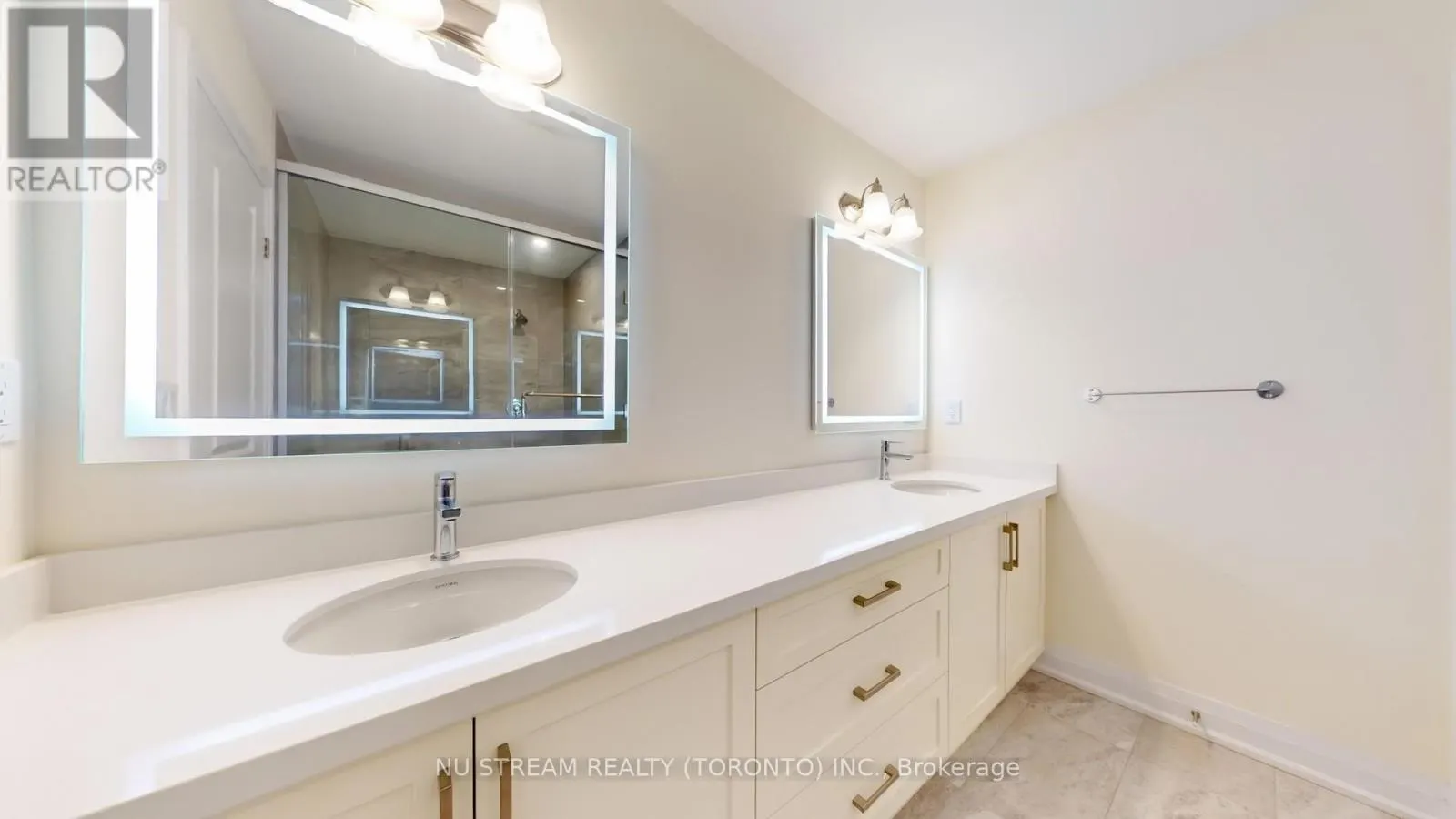 68 CLIPPERS CRESCENT