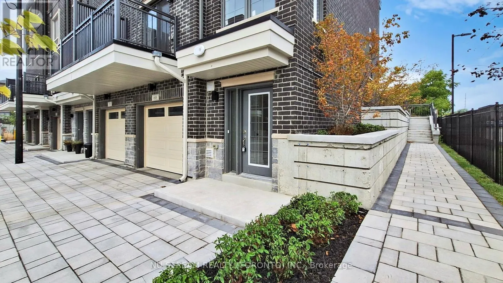 68 CLIPPERS CRESCENT