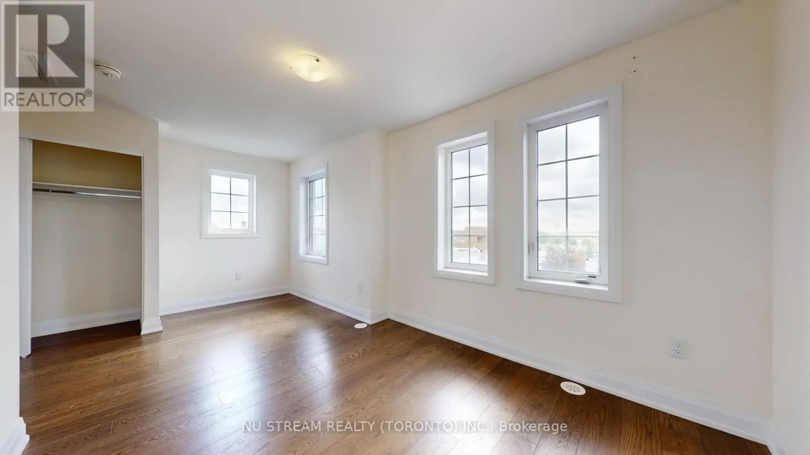 68 CLIPPERS CRESCENT