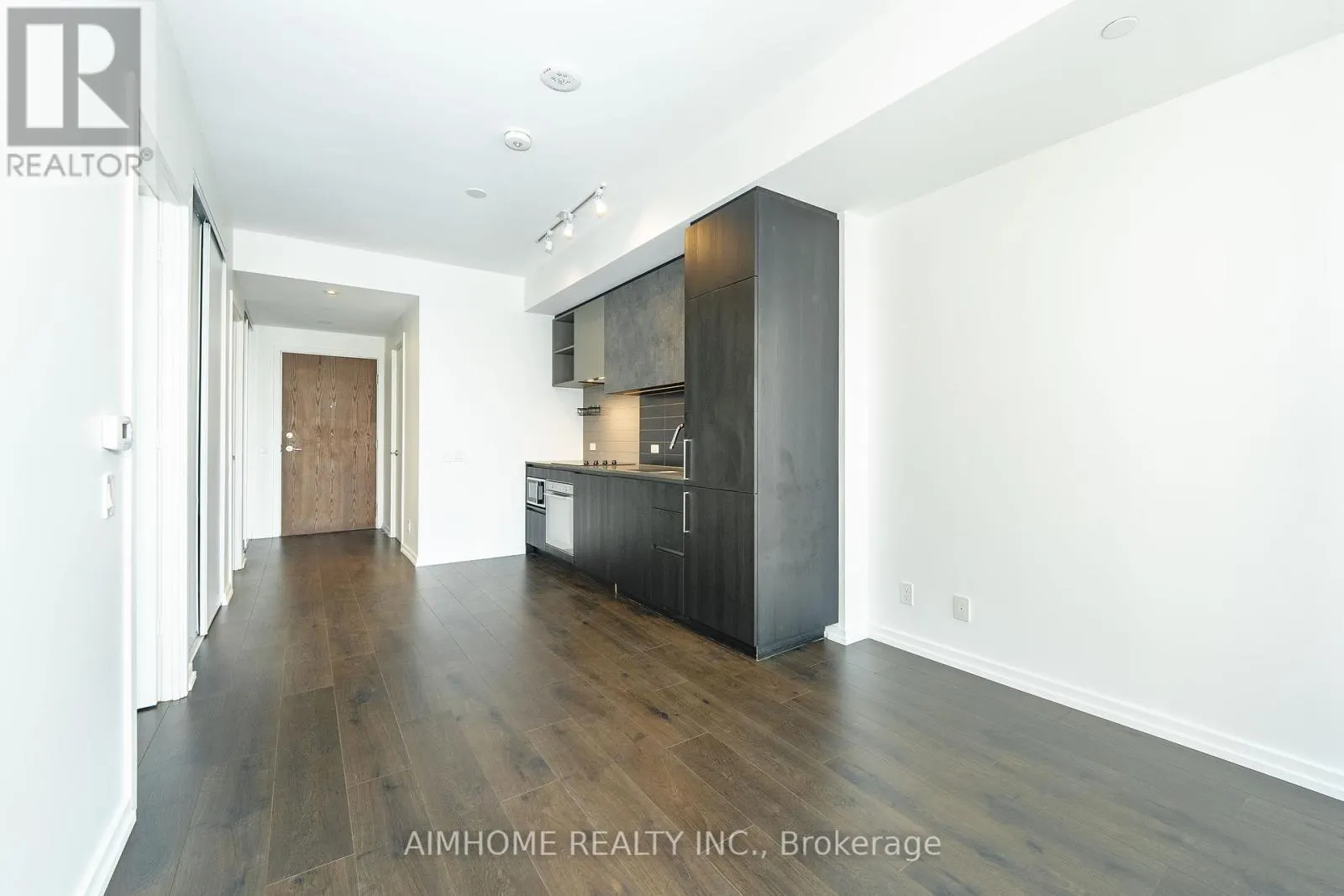 5005 - 7890 JANE STREET
