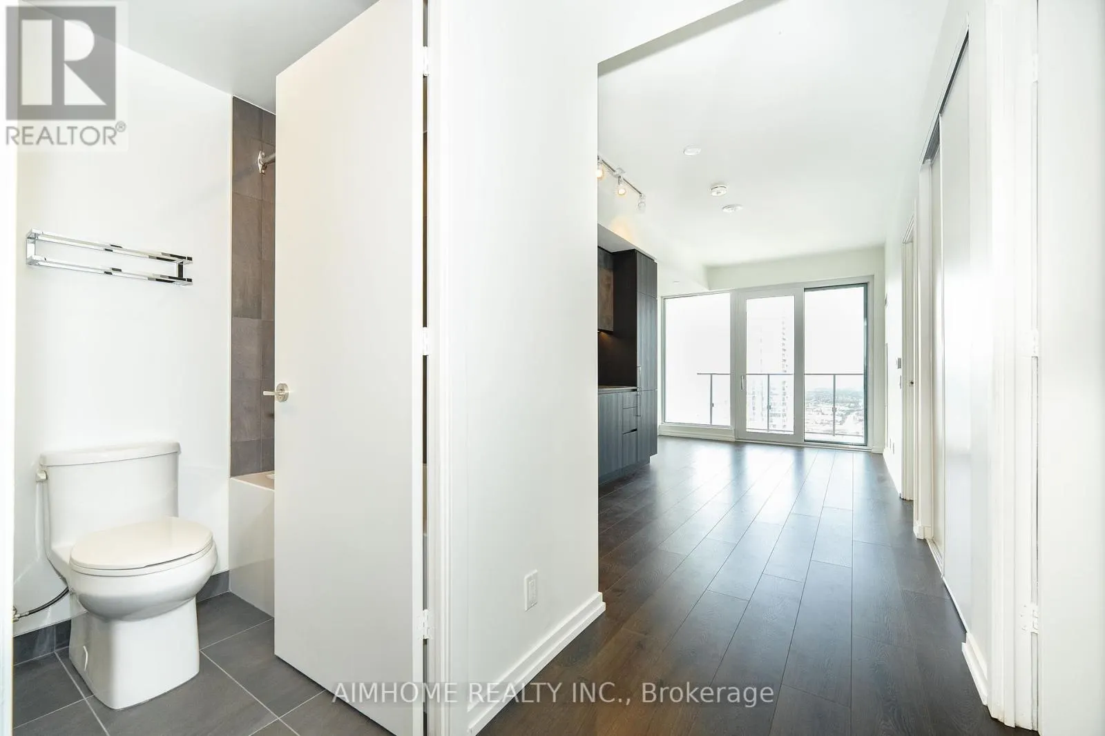 5005 - 7890 JANE STREET
