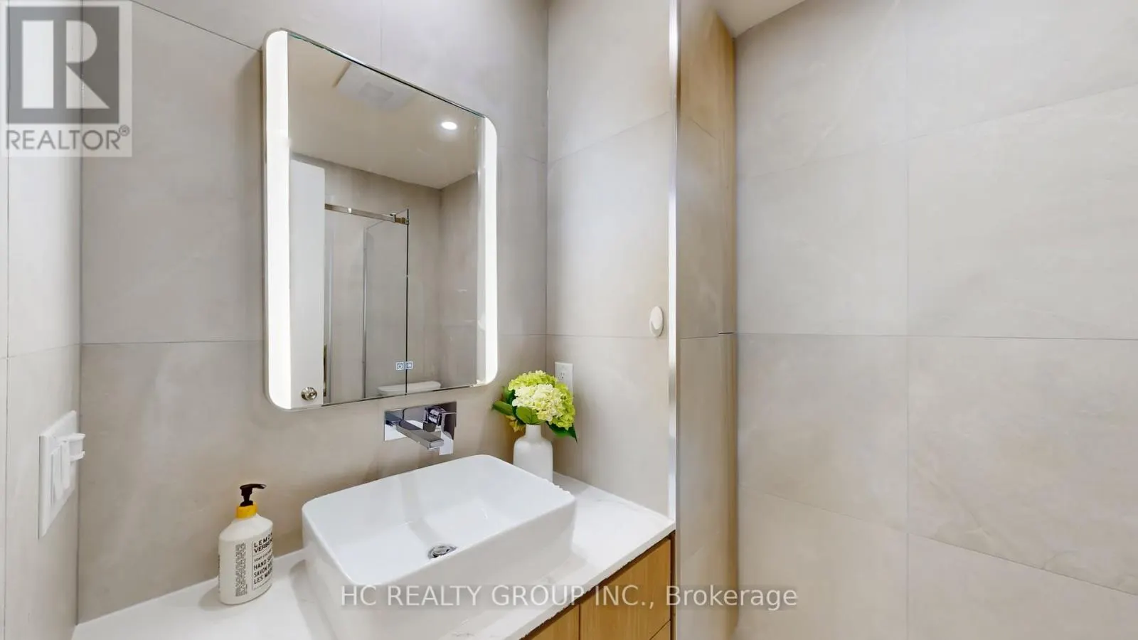 21 SIR CONSTANTINE DRIVE