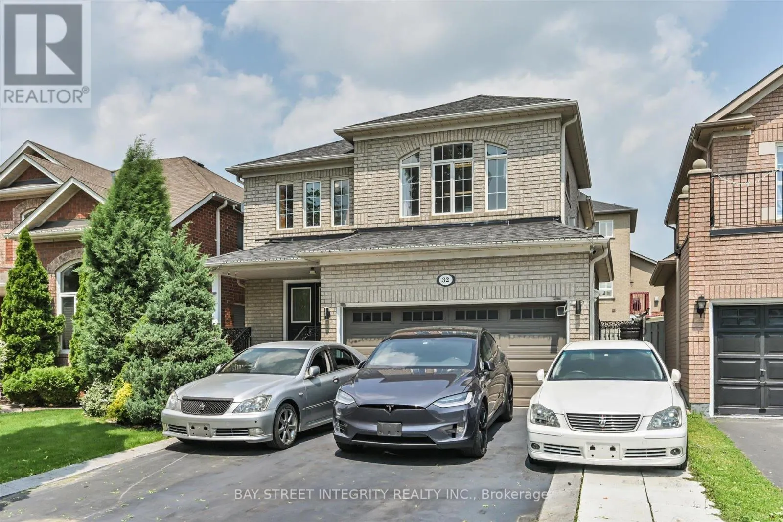 32 SAIL CRESCENT
