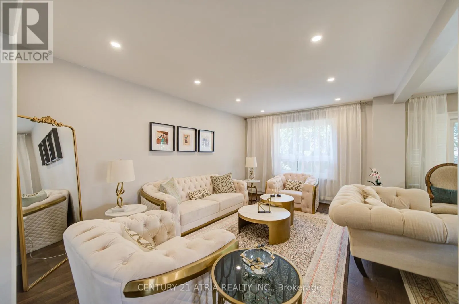 18 PARK LANE CIRCLE