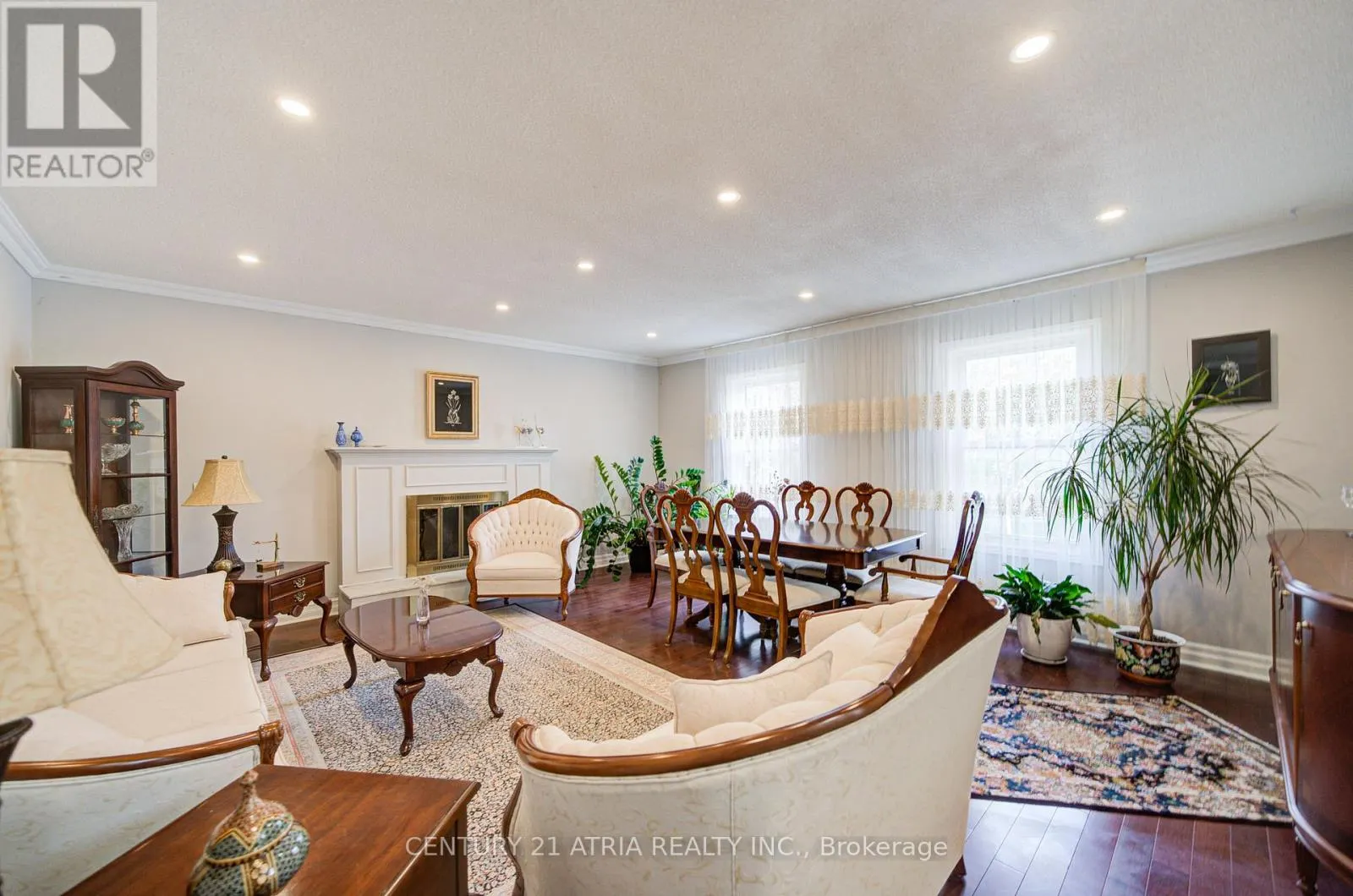 18 PARK LANE CIRCLE