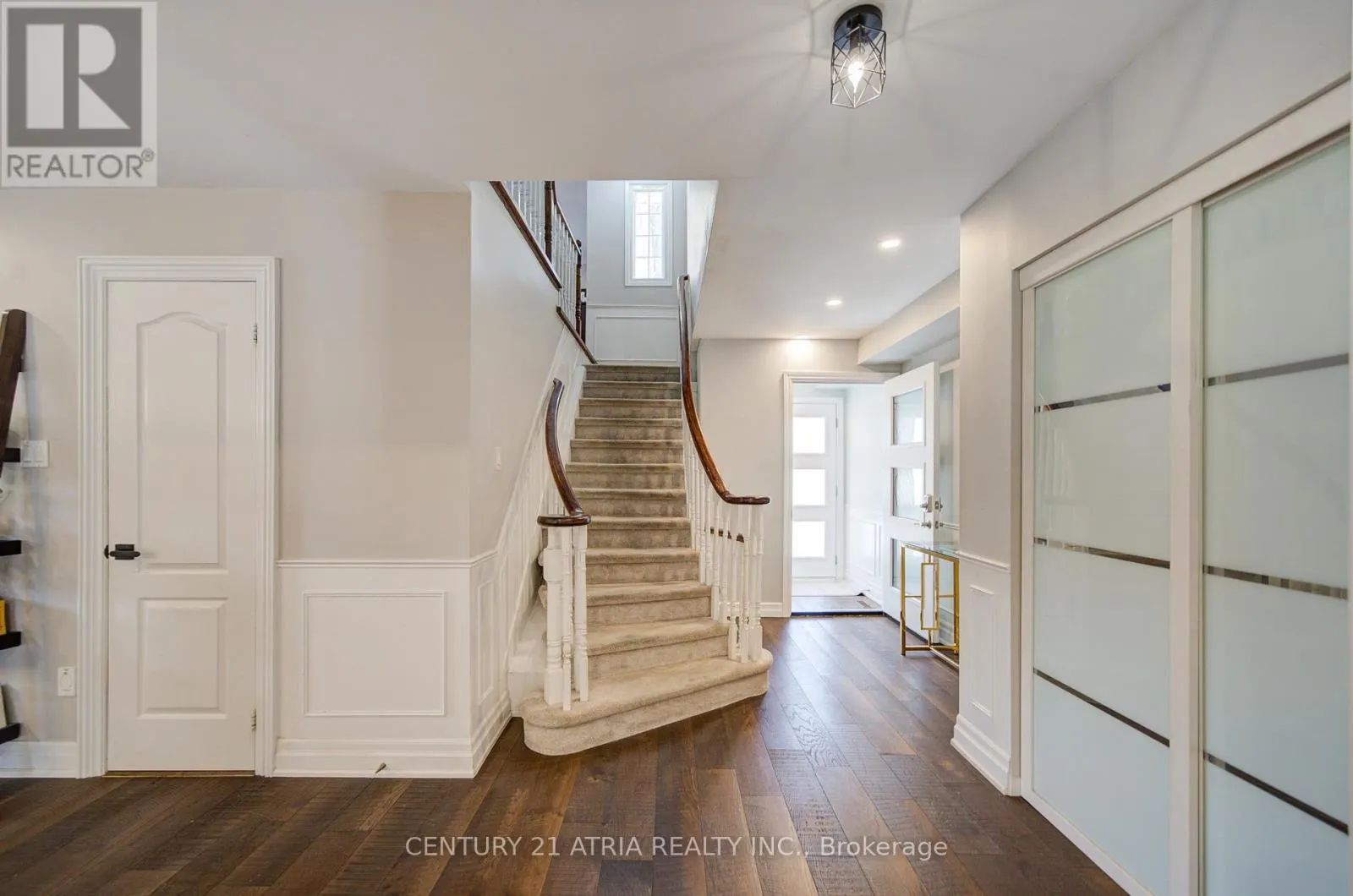 18 PARK LANE CIRCLE