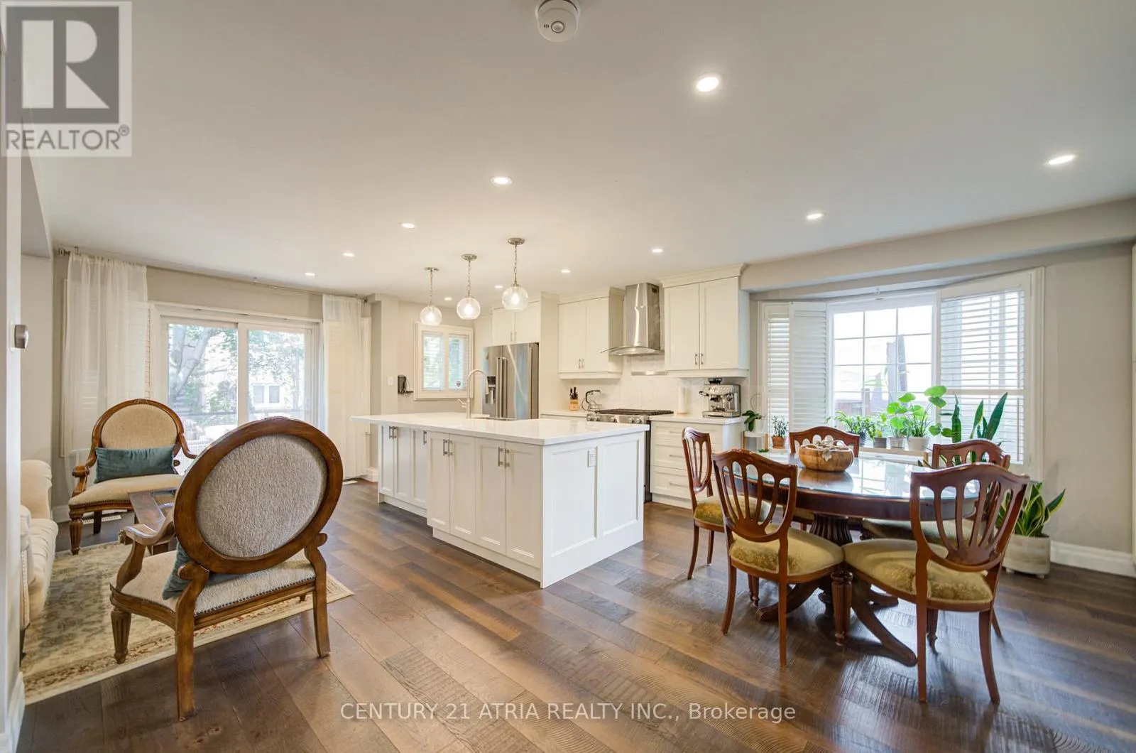 18 PARK LANE CIRCLE