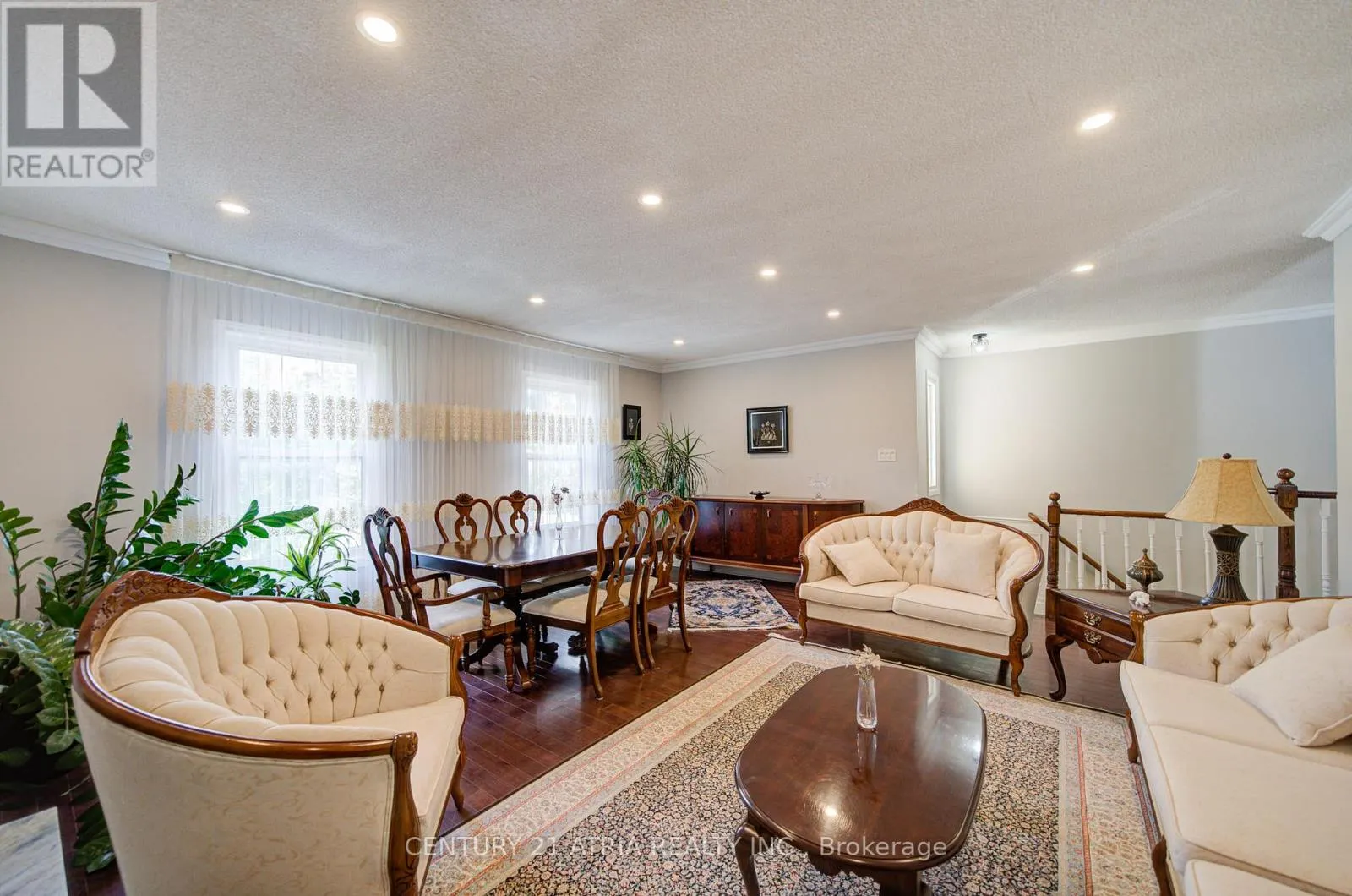 18 PARK LANE CIRCLE