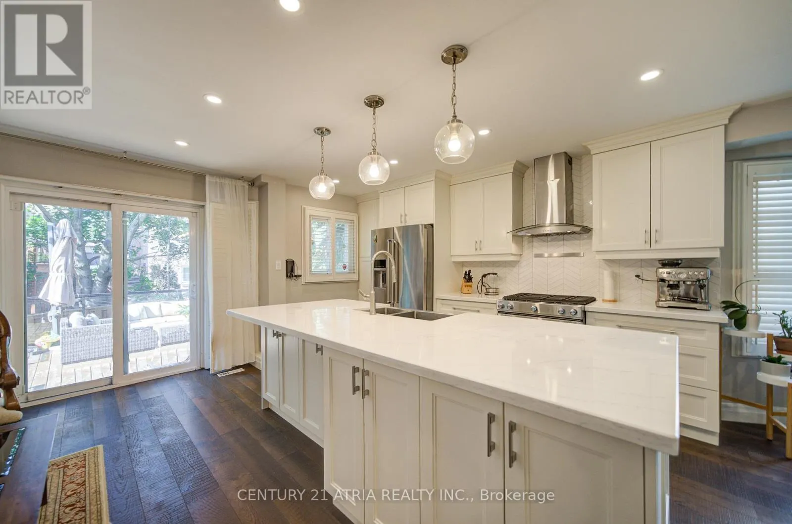 18 PARK LANE CIRCLE