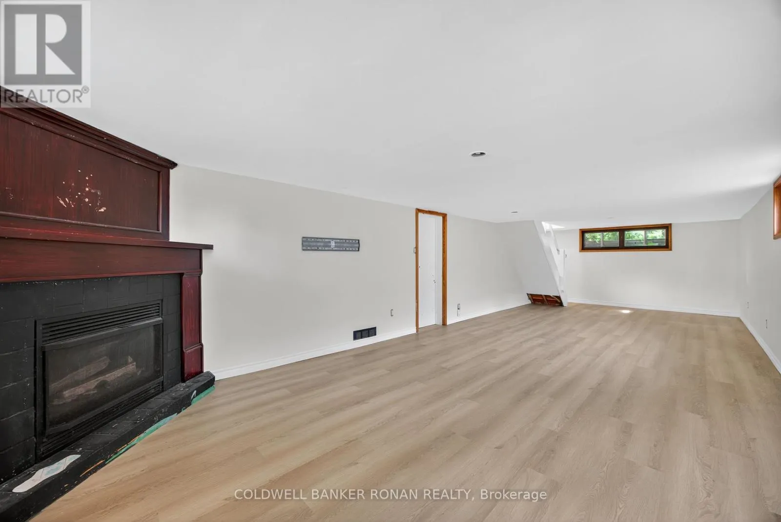 180 WELLINGTON STREET E
