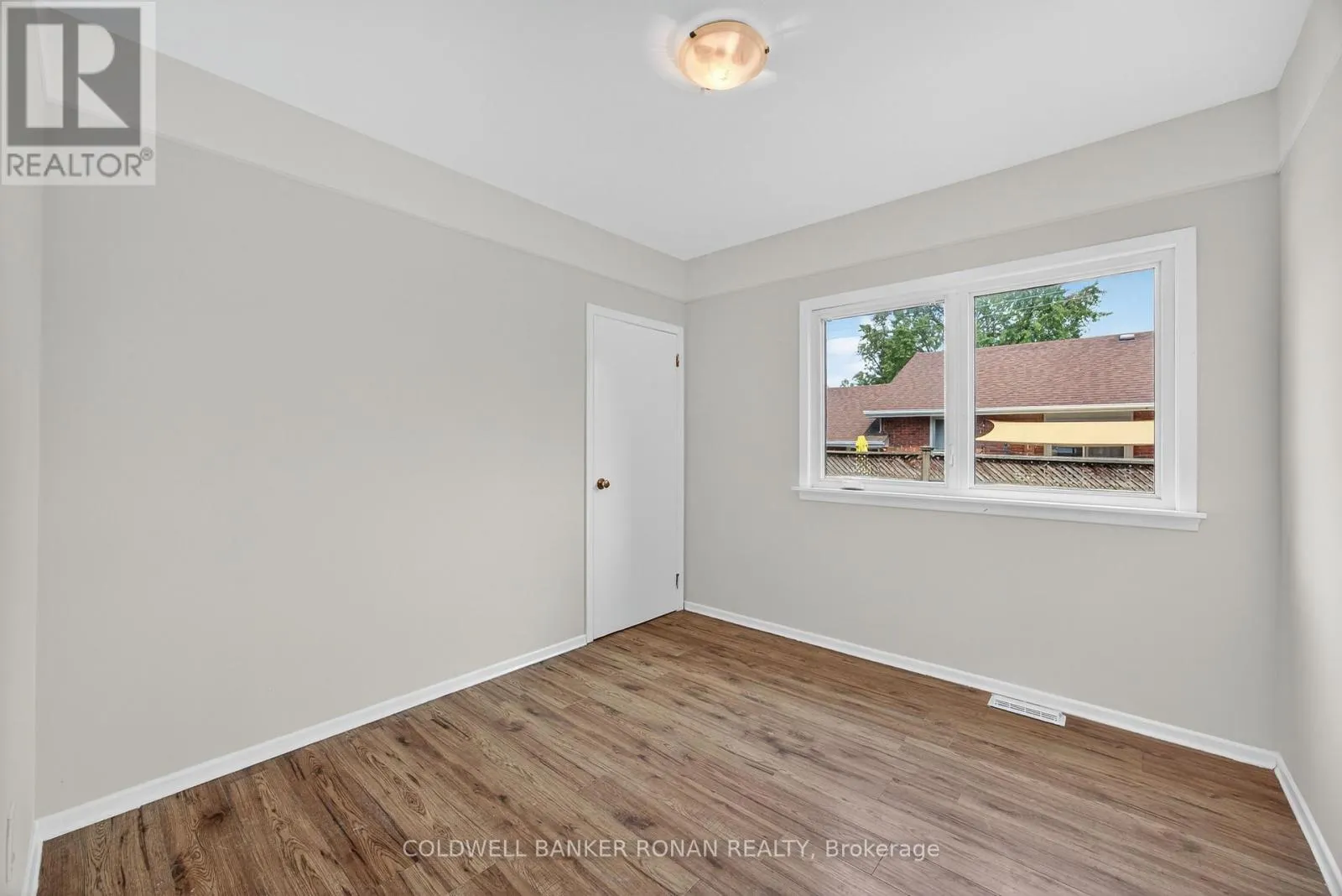 180 WELLINGTON STREET E