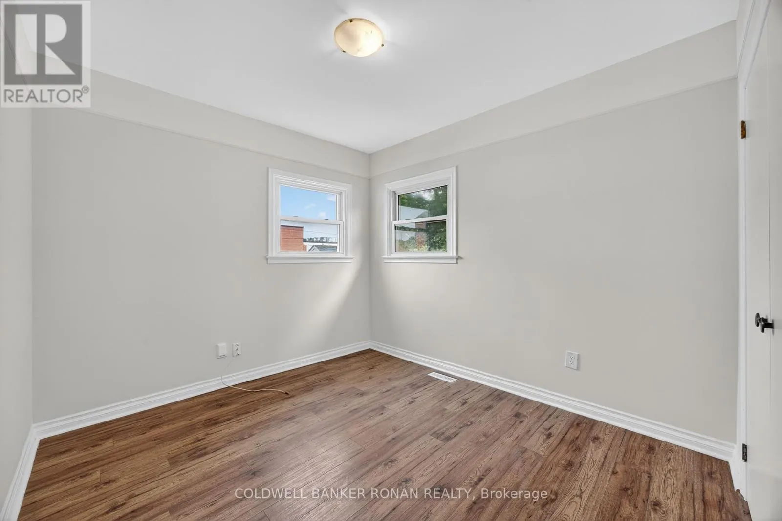 180 WELLINGTON STREET E