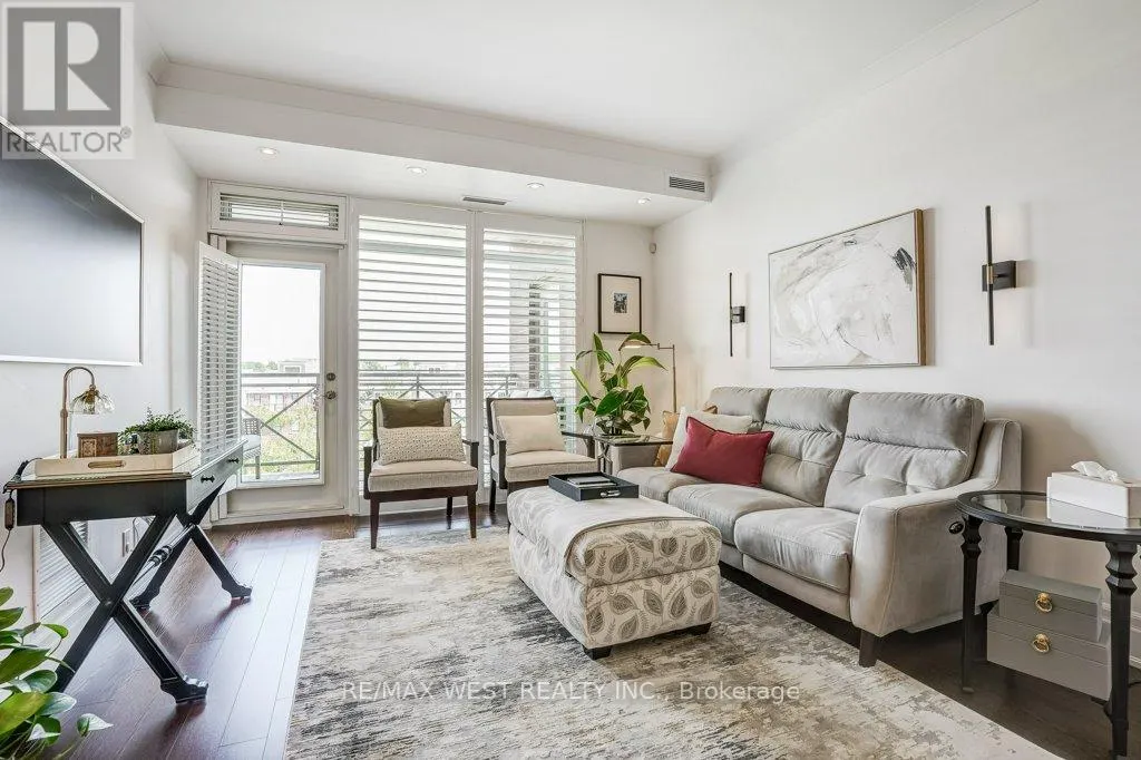 404 - 35 BAKER HILL BOULEVARD
