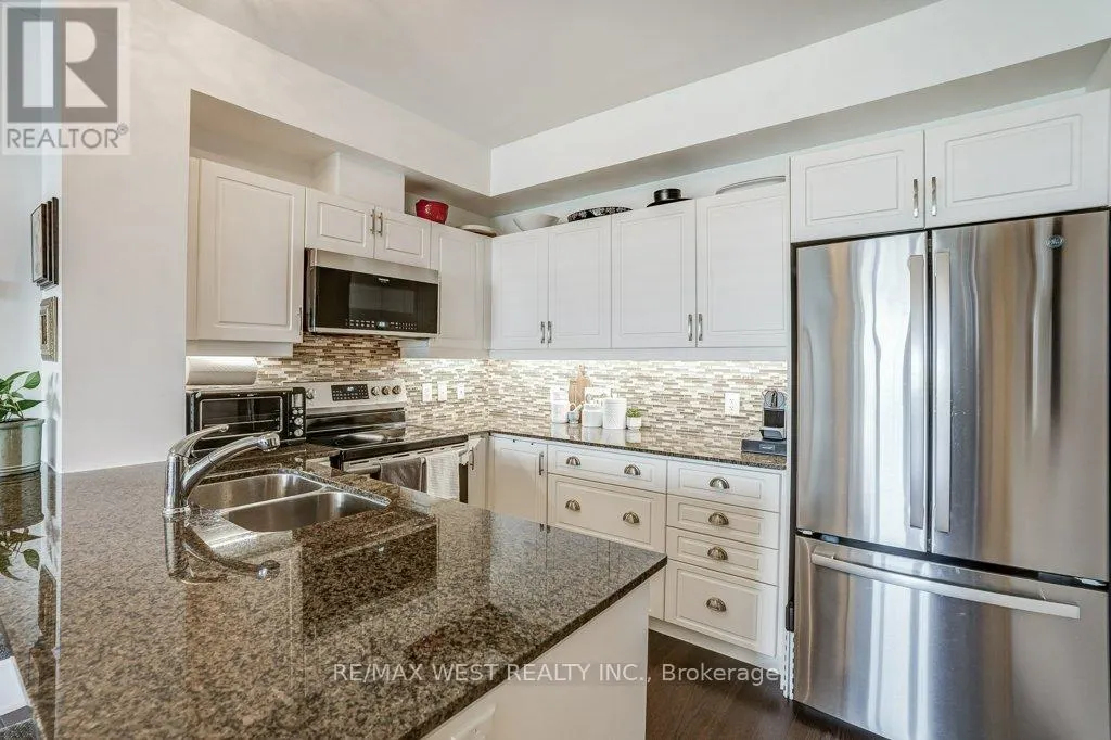 404 - 35 BAKER HILL BOULEVARD