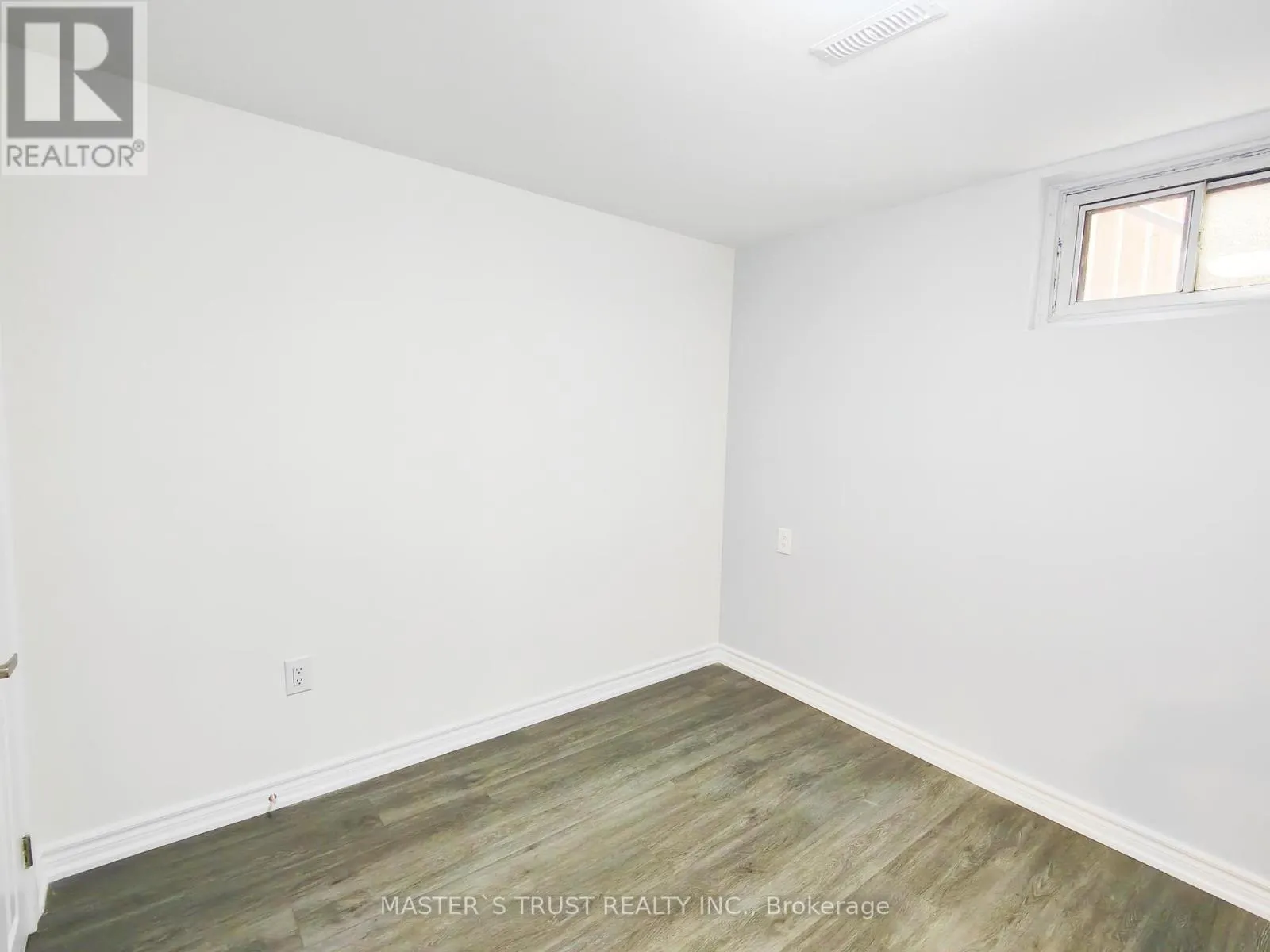 14 SUMMERFELDT CRESCENT