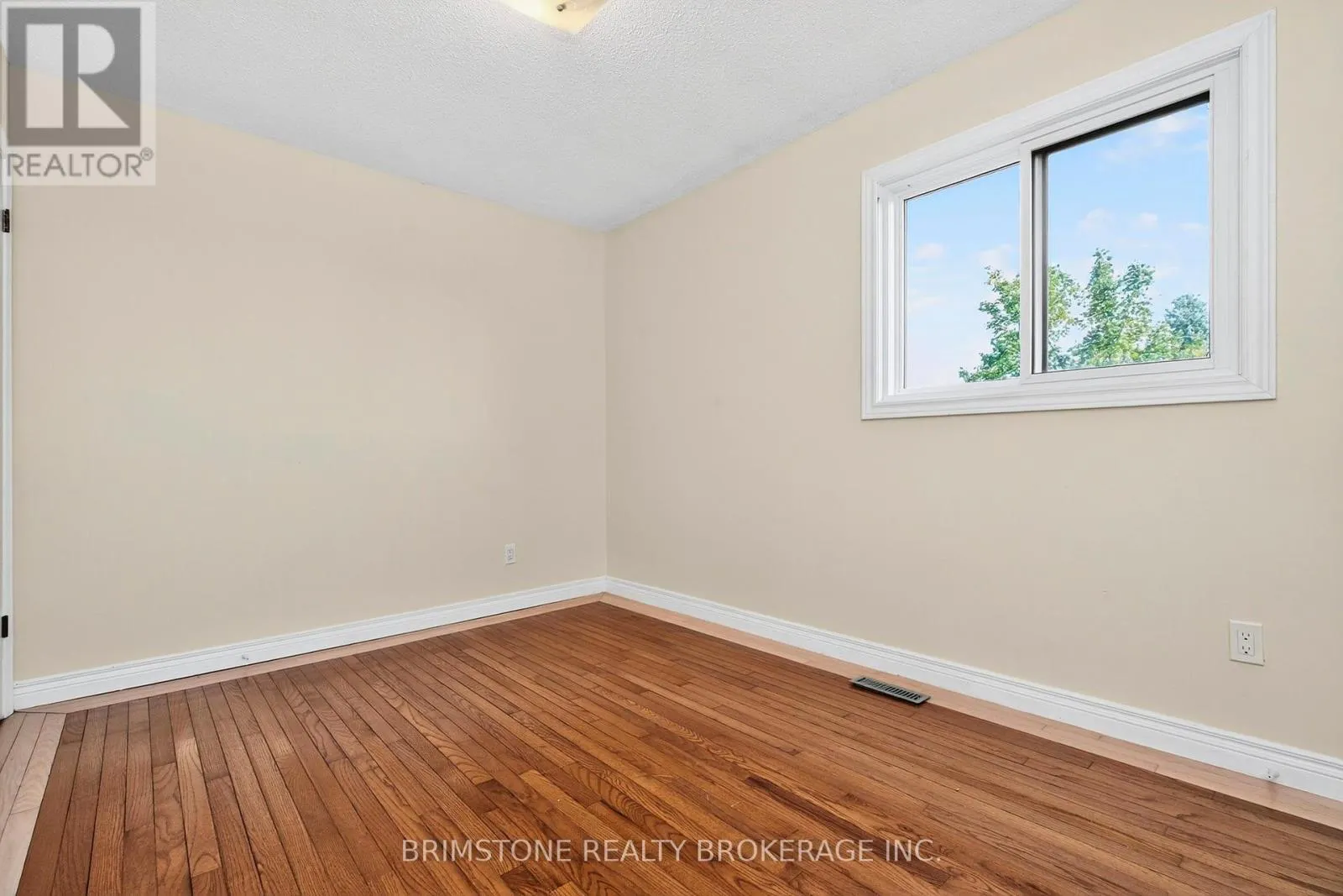 16 NORTHGATE DRIVE
