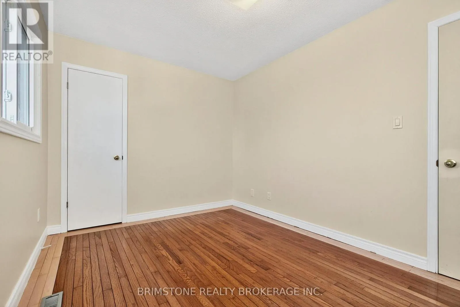 16 NORTHGATE DRIVE
