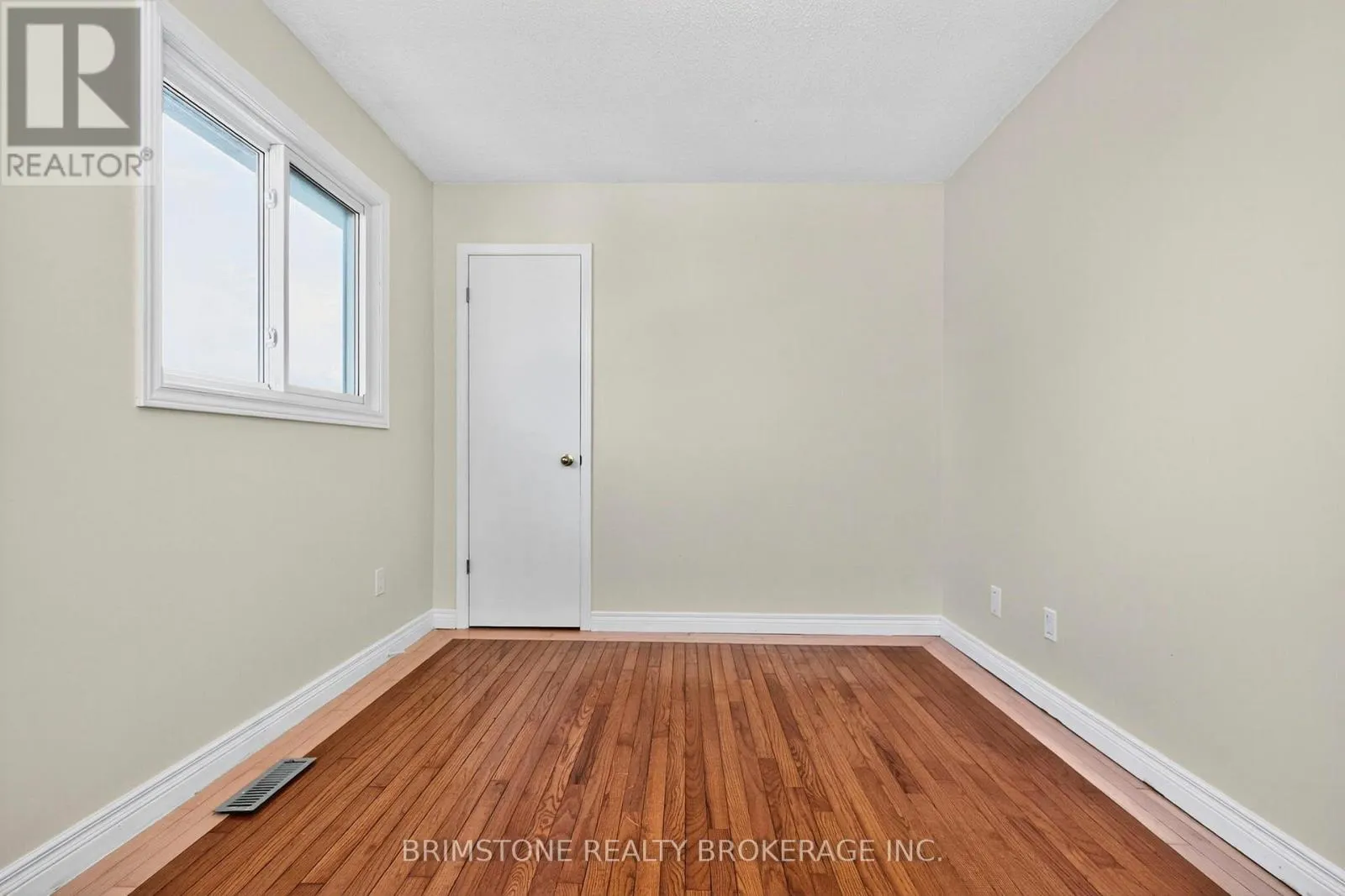 16 NORTHGATE DRIVE