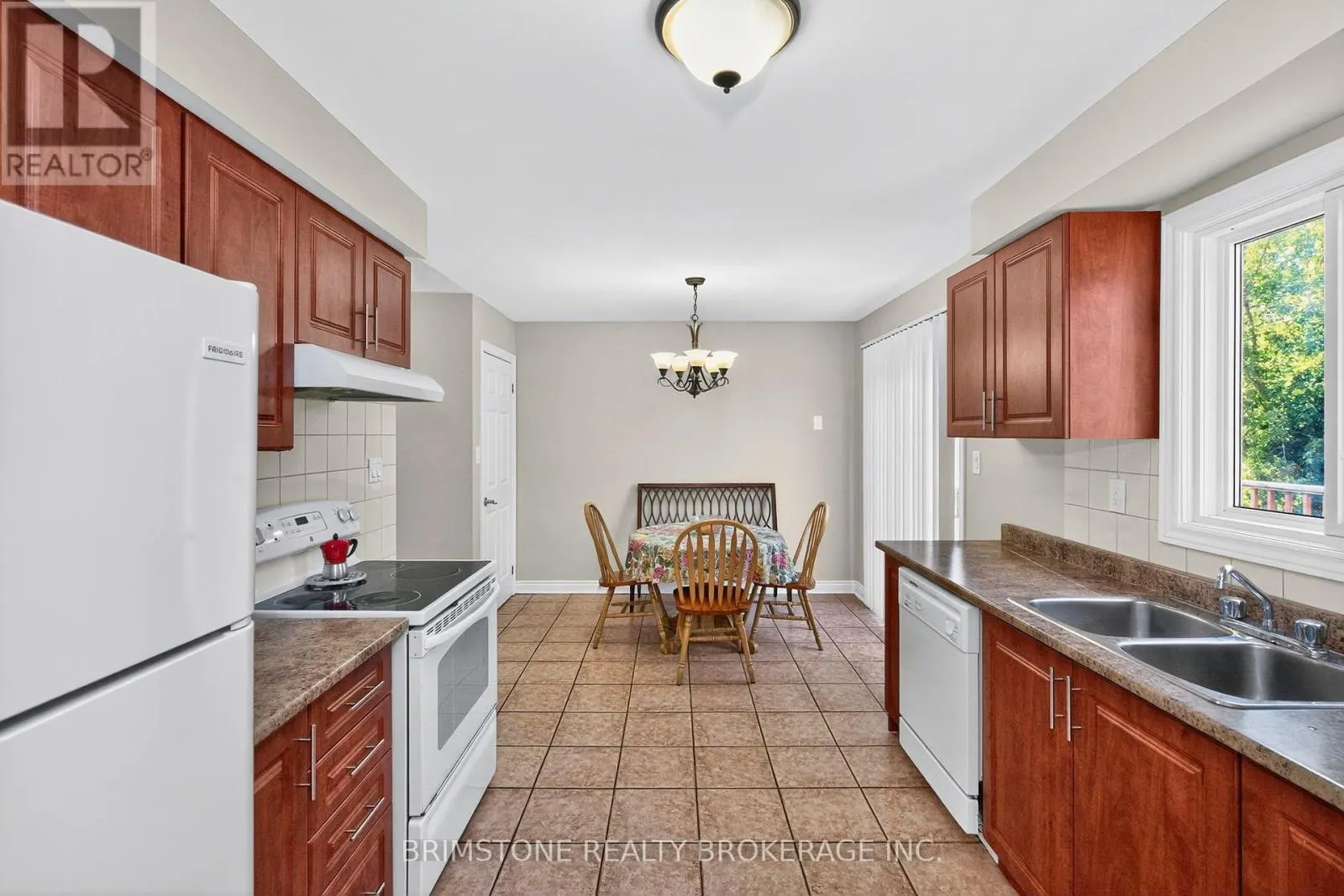 16 NORTHGATE DRIVE