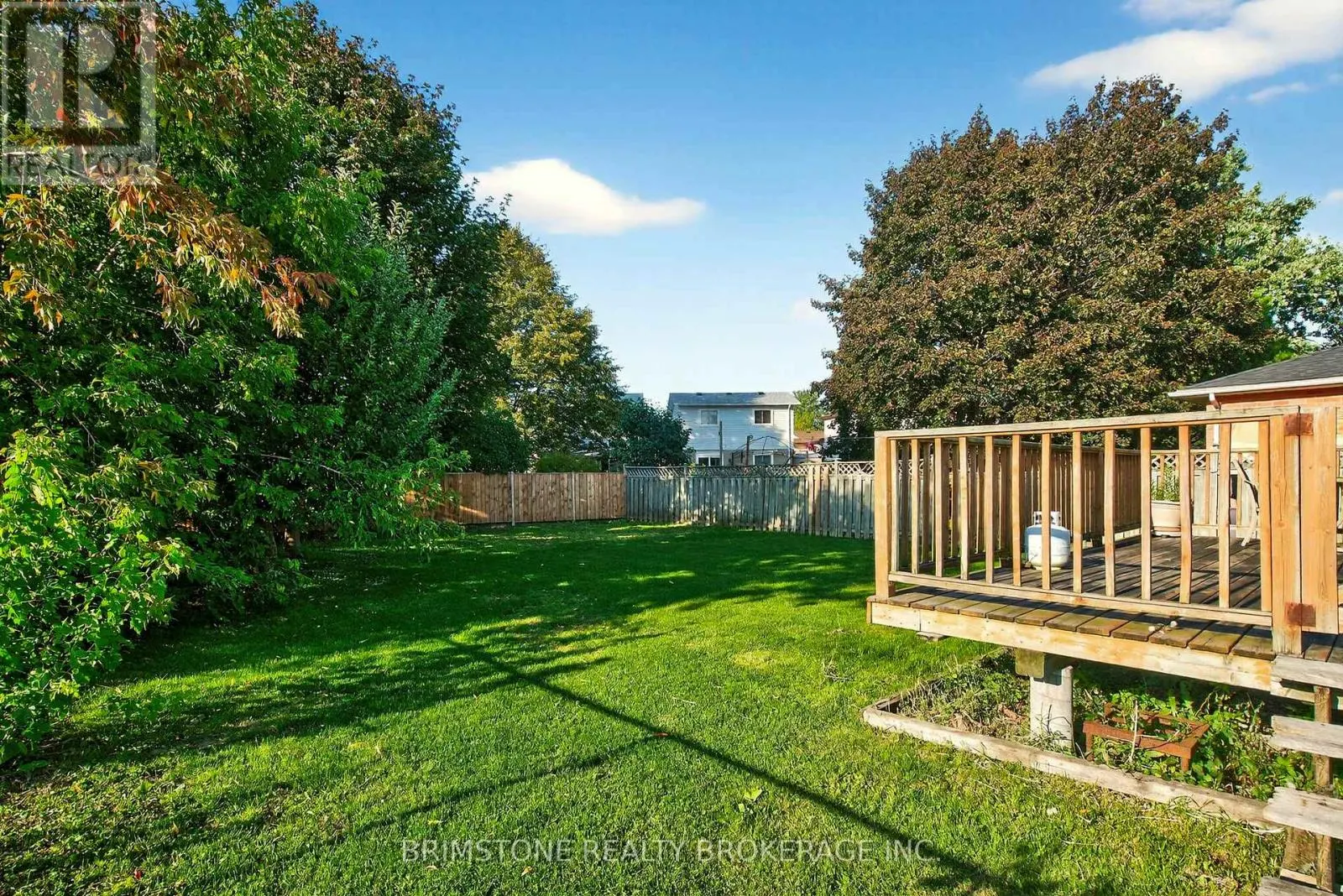 16 NORTHGATE DRIVE