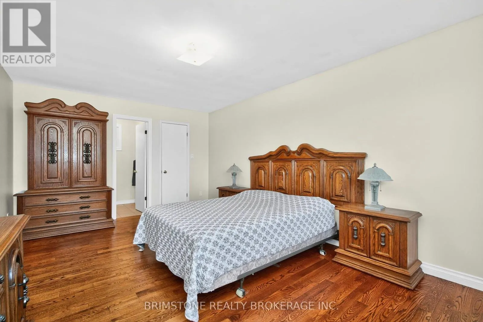 16 NORTHGATE DRIVE