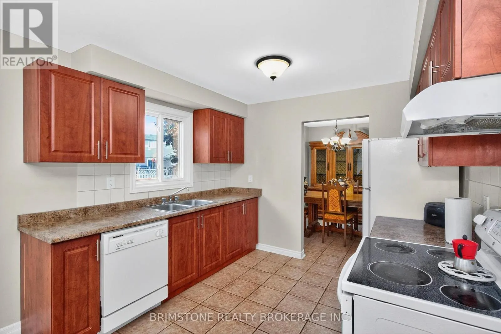 16 NORTHGATE DRIVE