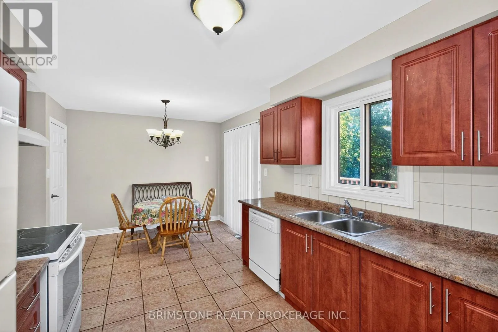 16 NORTHGATE DRIVE