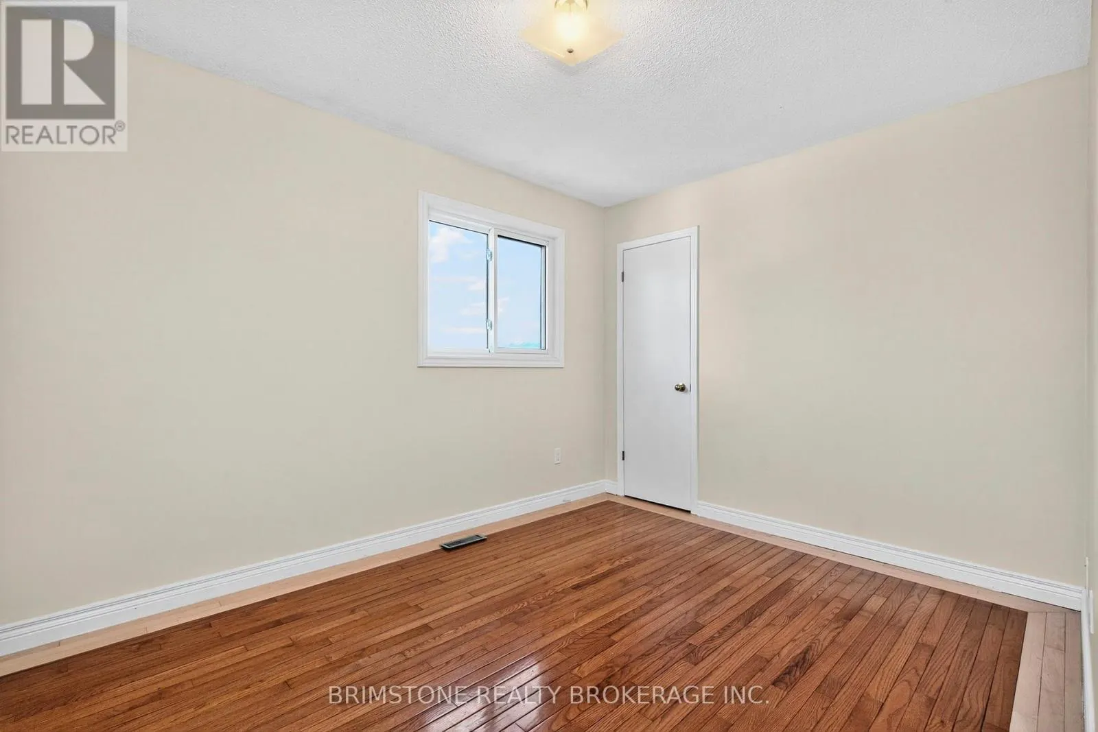 16 NORTHGATE DRIVE
