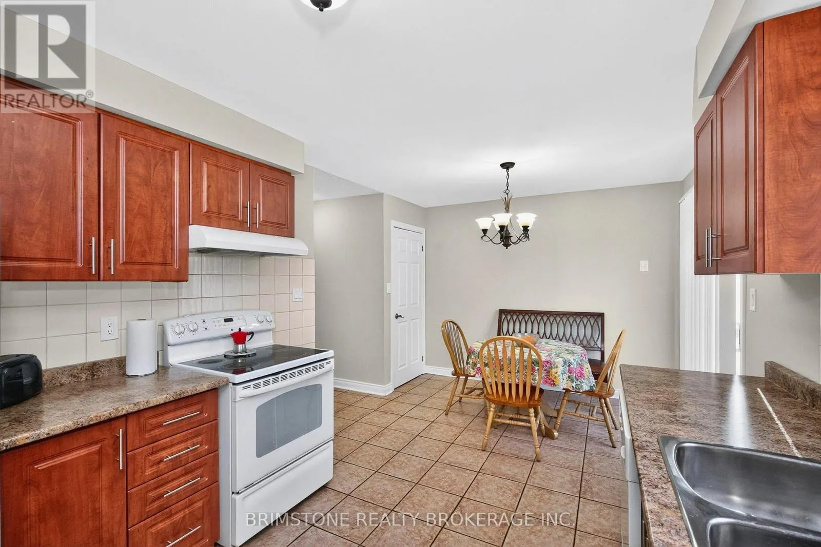 16 NORTHGATE DRIVE