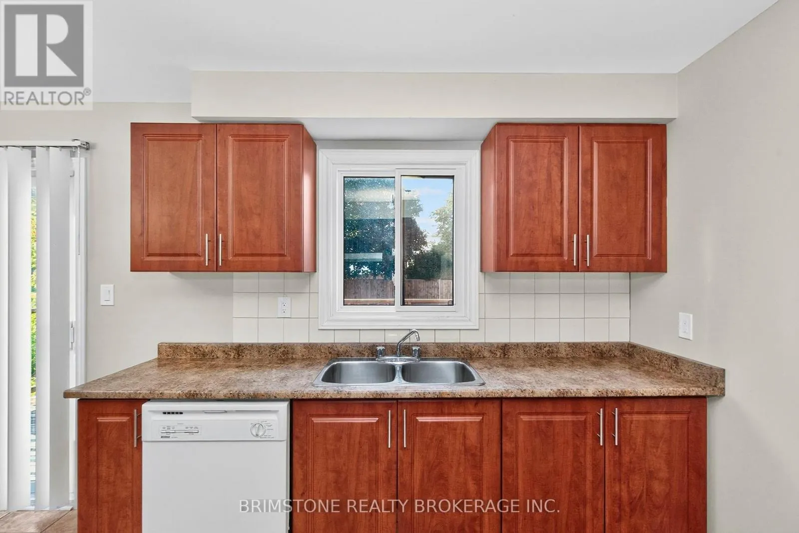 16 NORTHGATE DRIVE