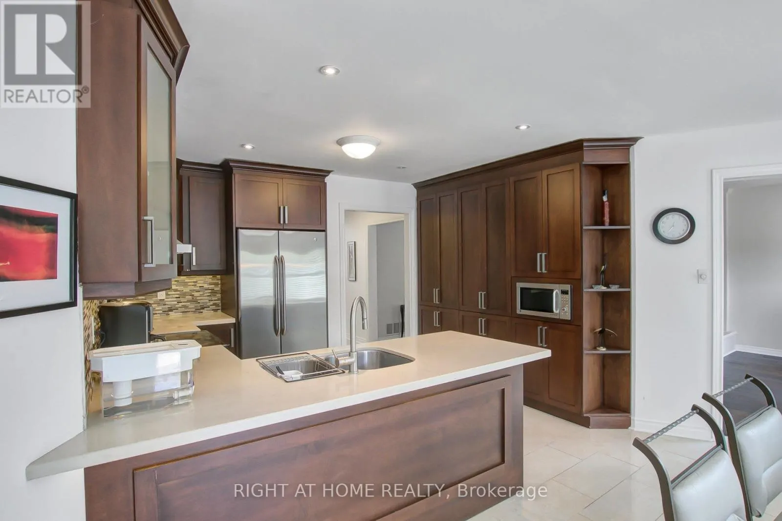 53 WALTHAM CRESCENT