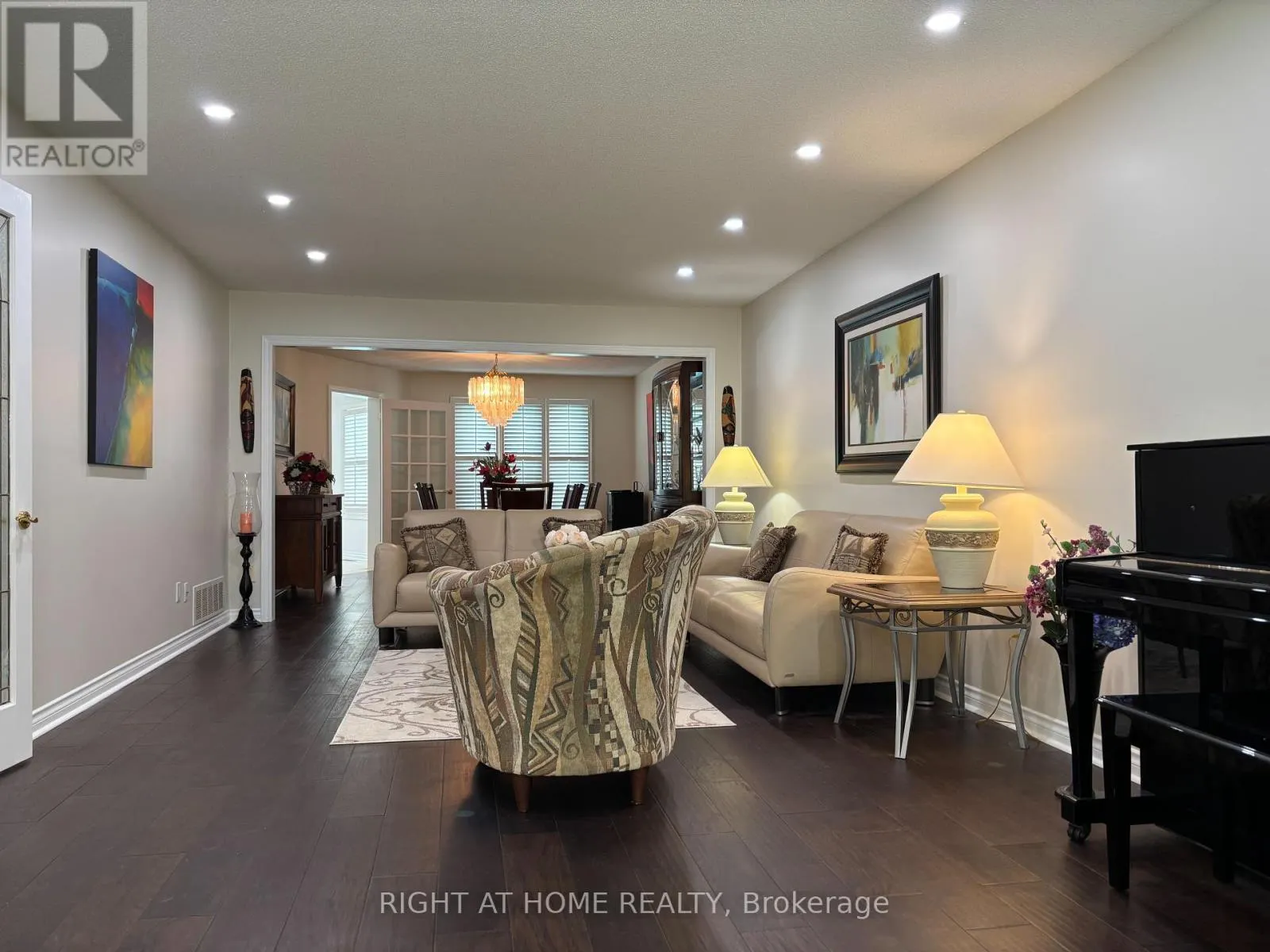 53 WALTHAM CRESCENT