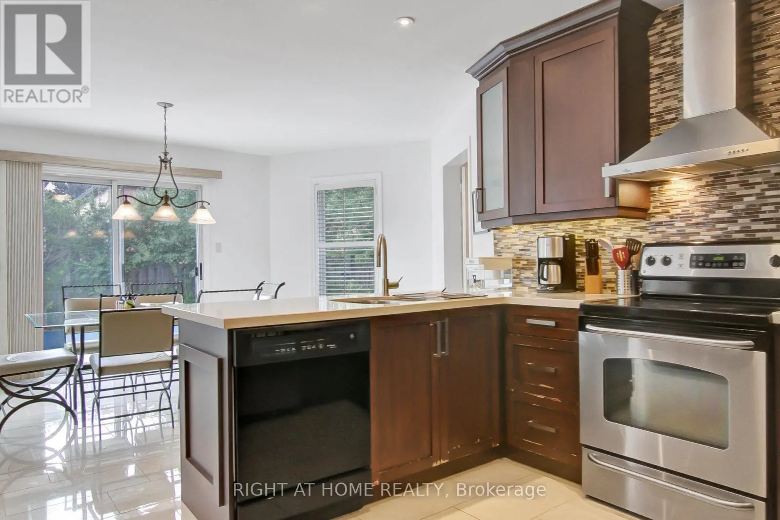 53 WALTHAM CRESCENT